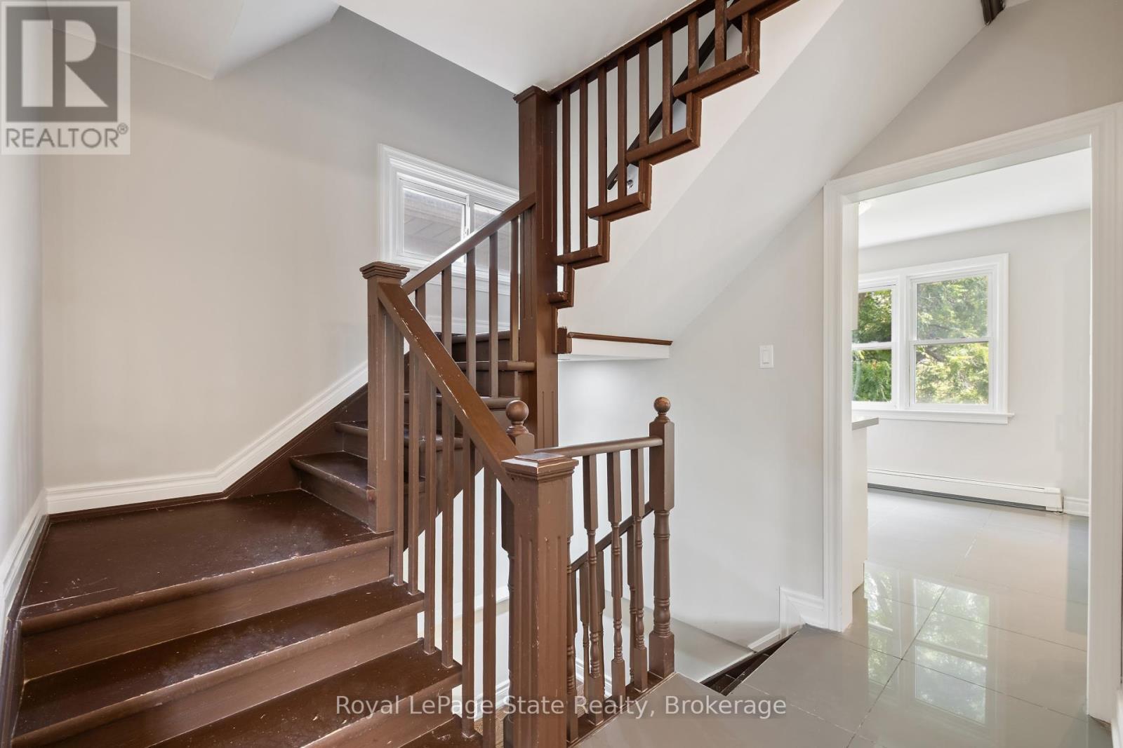 












69 HILLVIEW ROAD

,
St. Catharines (Western Hill),




Ontario
L2S1S8

