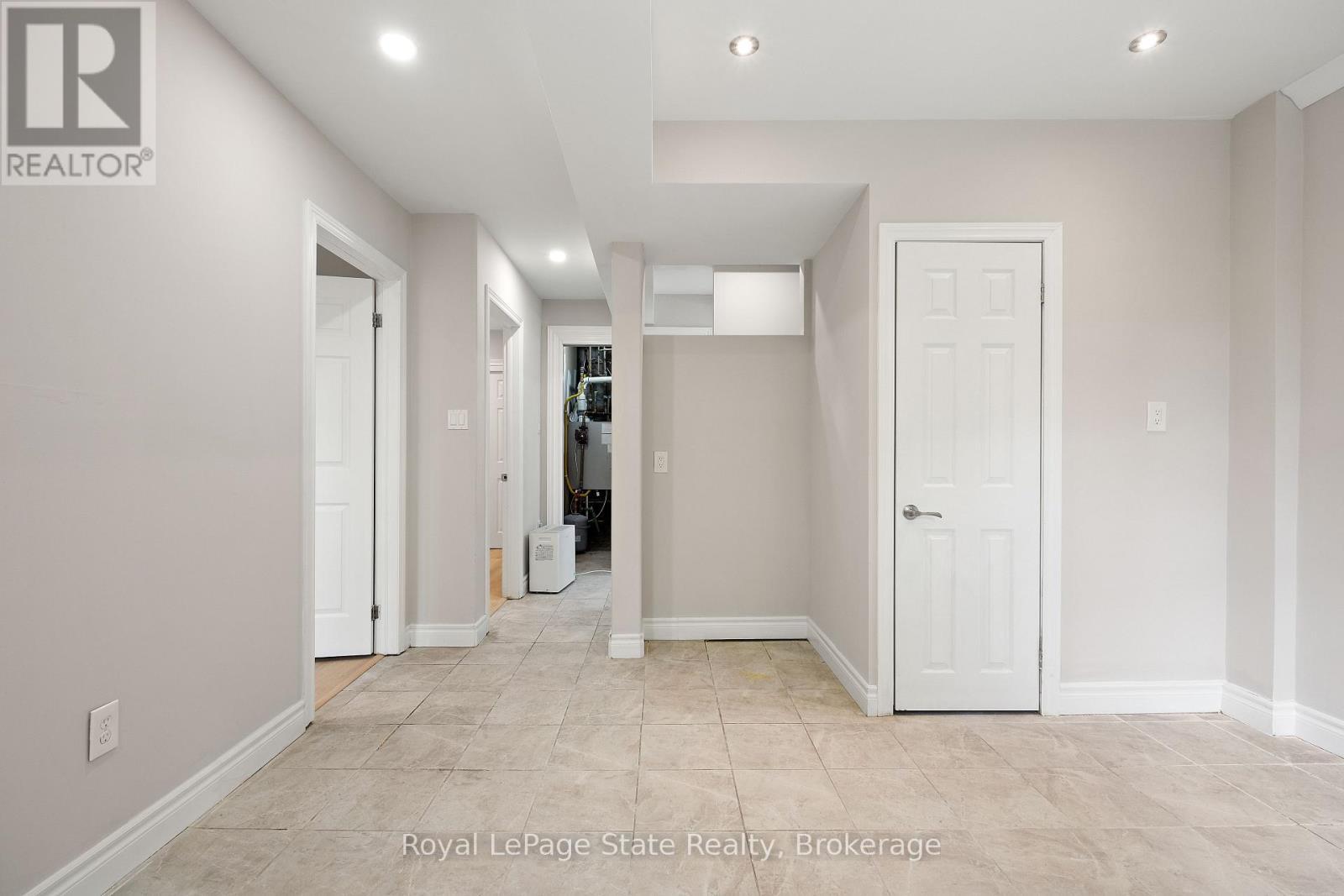 












69 HILLVIEW ROAD

,
St. Catharines (Western Hill),




Ontario
L2S1S8


