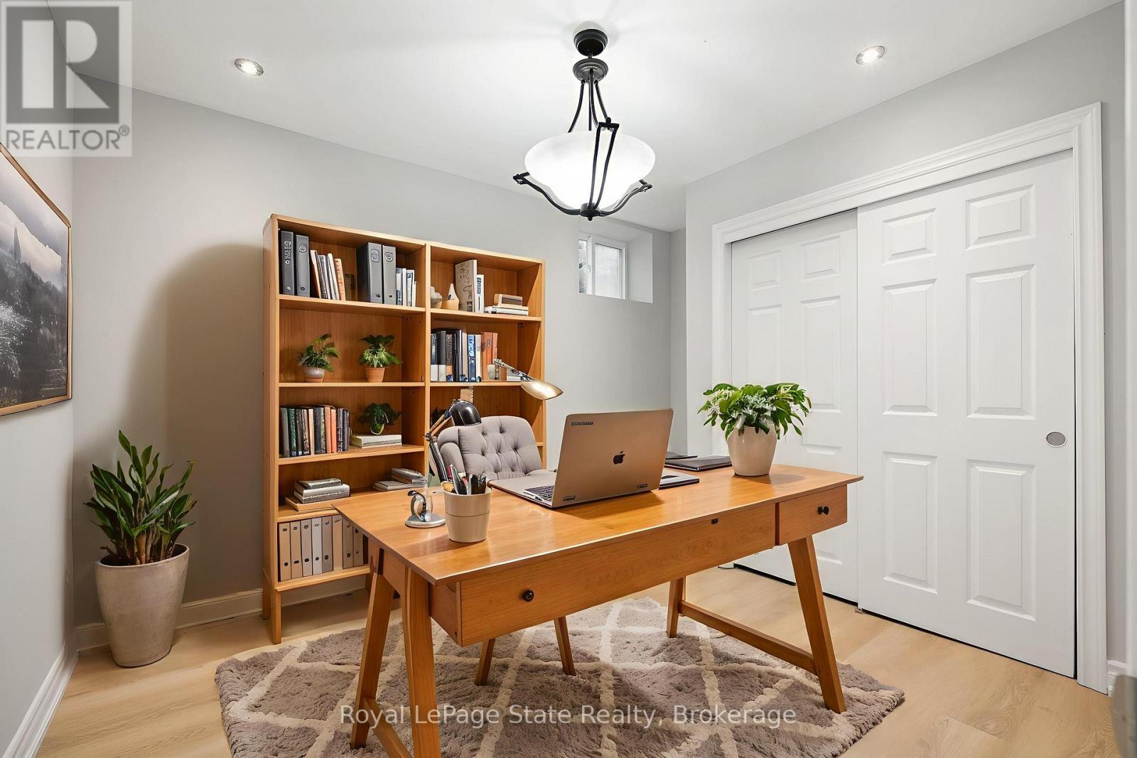 












69 HILLVIEW ROAD

,
St. Catharines (Western Hill),




Ontario
L2S1S8

