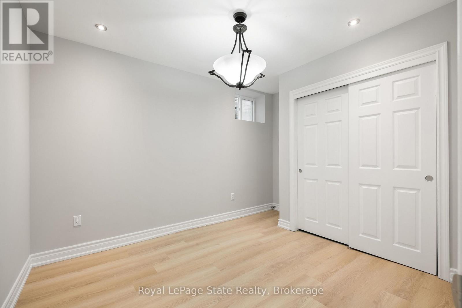 












69 HILLVIEW ROAD

,
St. Catharines (Western Hill),




Ontario
L2S1S8

