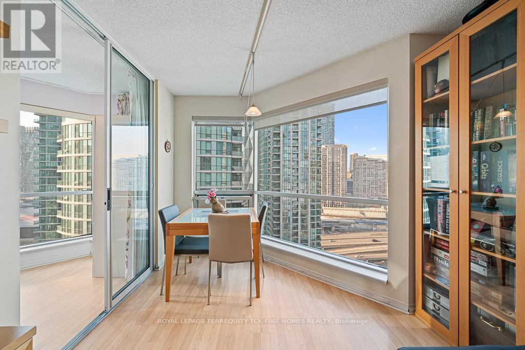 












2604 - 10 YONGE STREET

,
Toronto,




Ontario
M5E1R4

