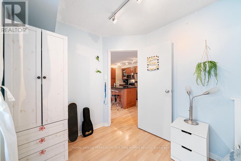












2604 - 10 YONGE STREET

,
Toronto,




Ontario
M5E1R4


