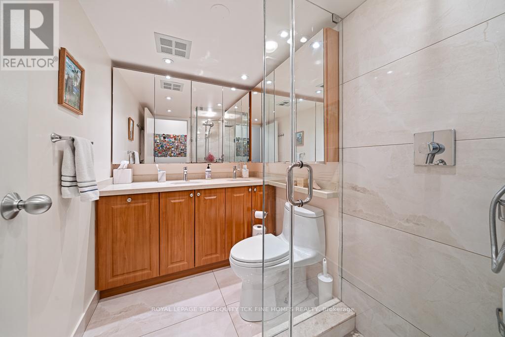 












2604 - 10 YONGE STREET

,
Toronto,




Ontario
M5E1R4


