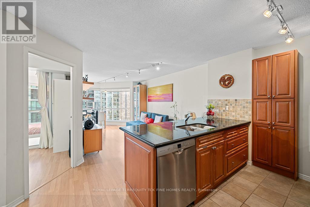 












2604 - 10 YONGE STREET

,
Toronto,




Ontario
M5E1R4

