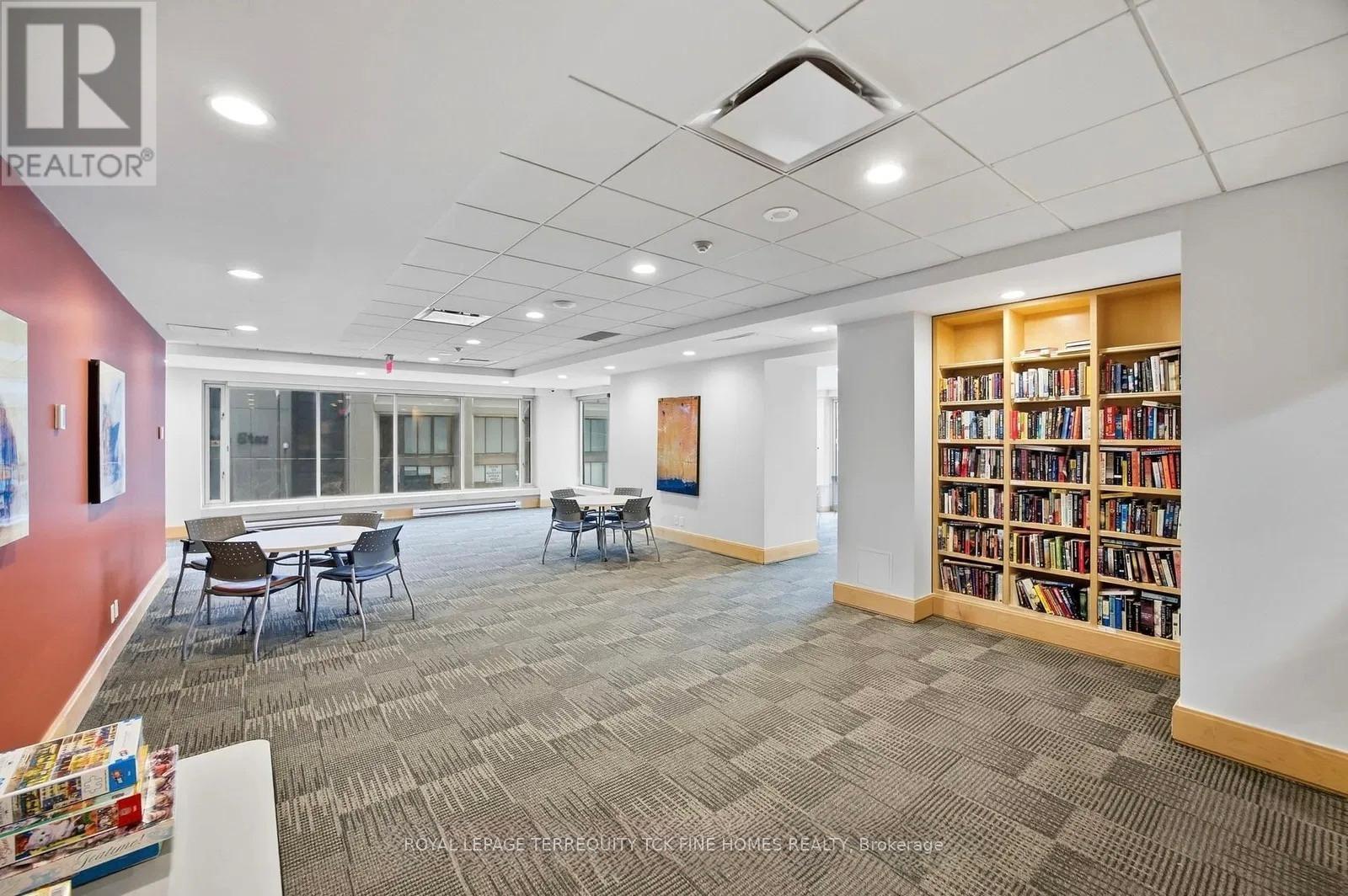 












2604 - 10 YONGE STREET

,
Toronto,




Ontario
M5E1R4

