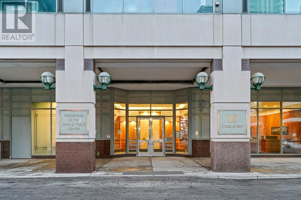 












2604 - 10 YONGE STREET

,
Toronto,




Ontario
M5E1R4

