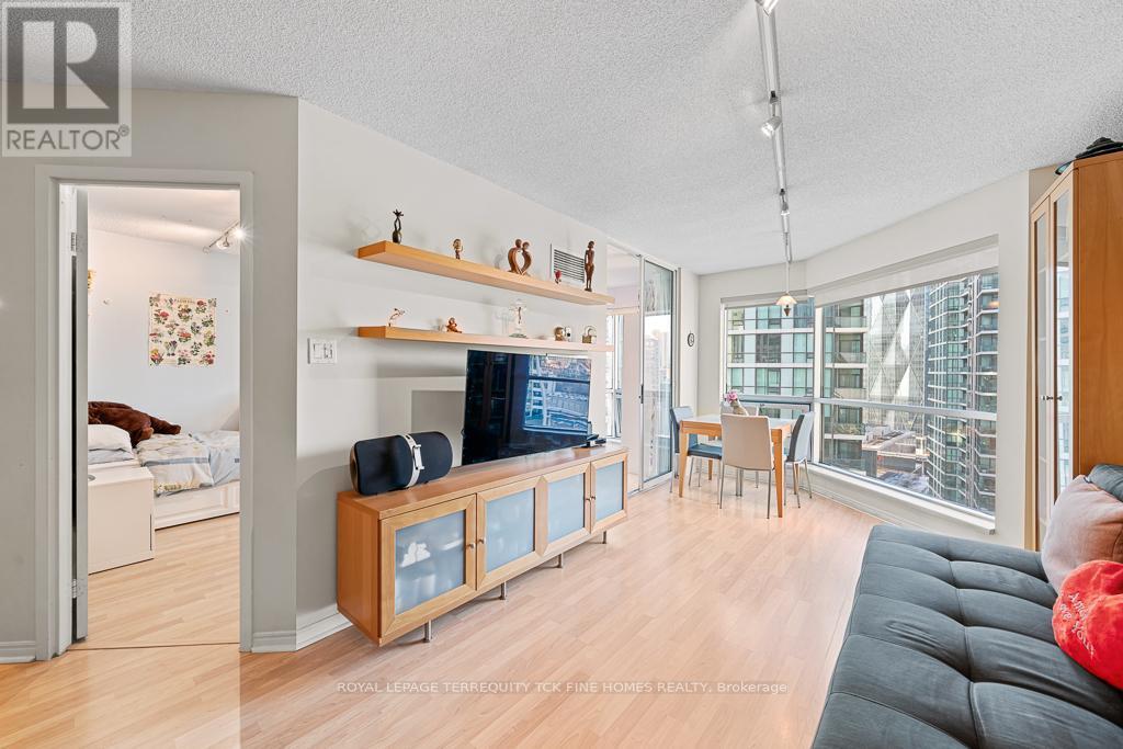 












2604 - 10 YONGE STREET

,
Toronto,




Ontario
M5E1R4

