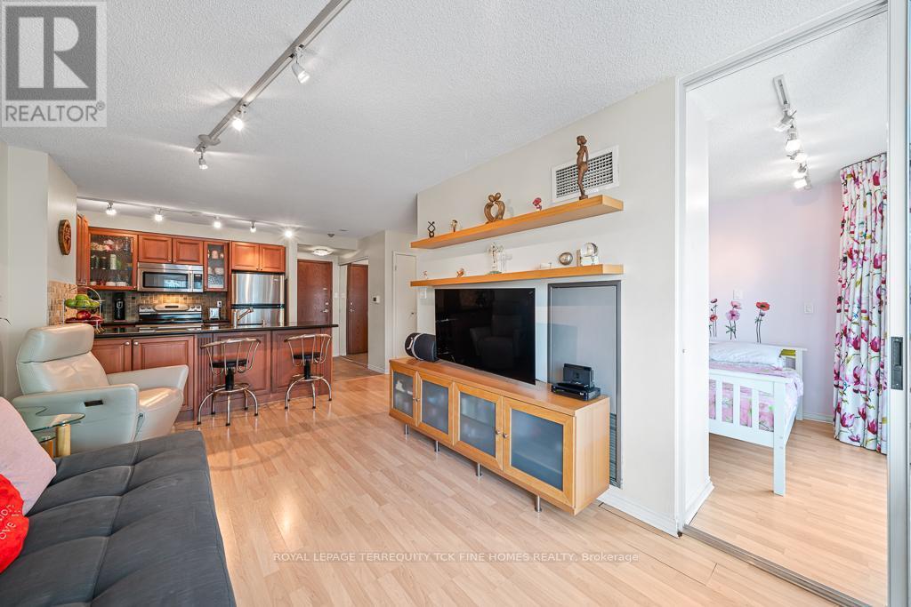 












2604 - 10 YONGE STREET

,
Toronto,




Ontario
M5E1R4

