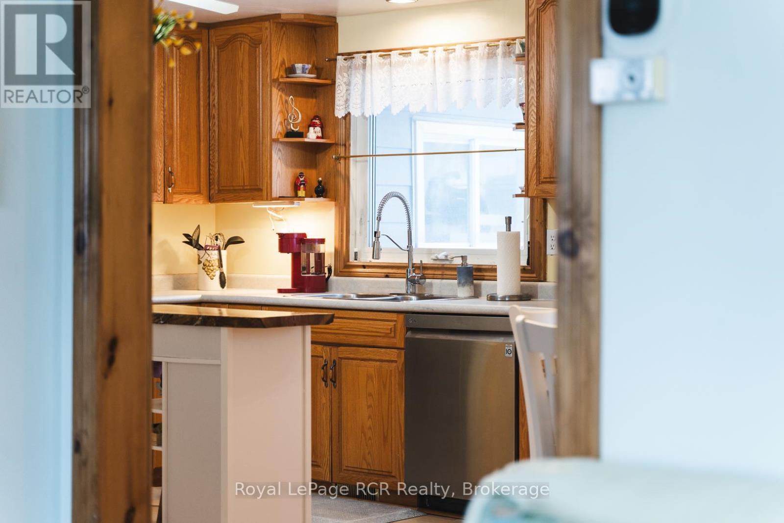 












313338 6 HIGHWAY

,
West Grey,




Ontario
N0G1R0

