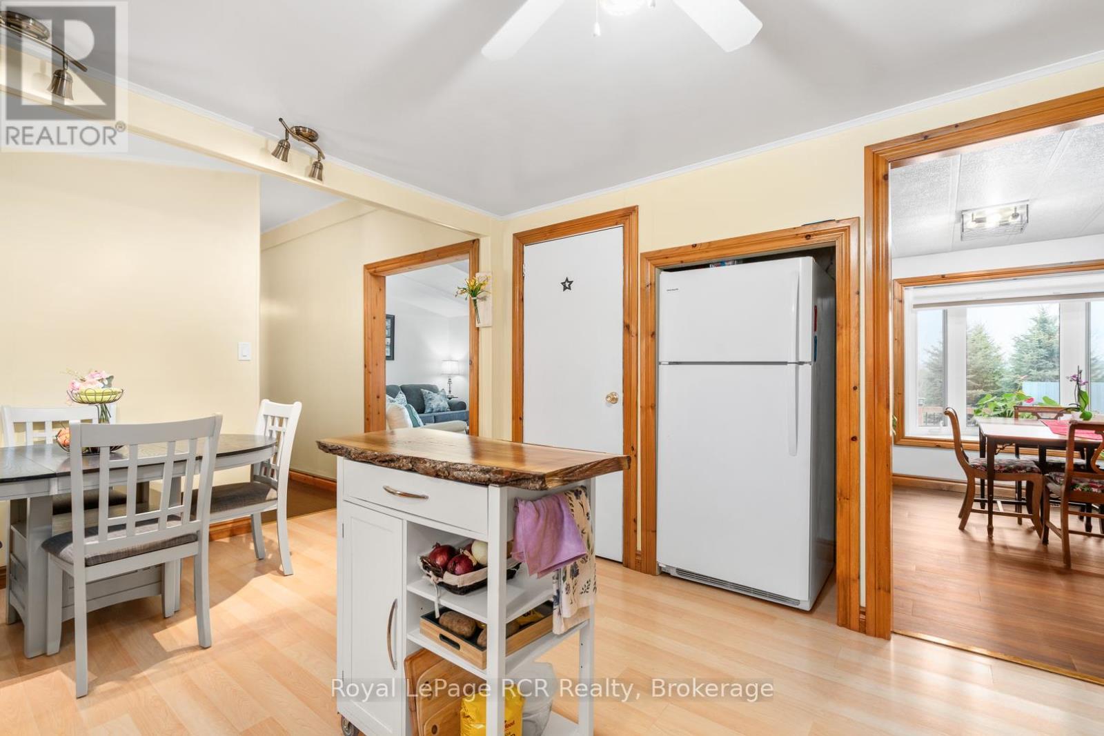 












313338 6 HIGHWAY

,
West Grey,




Ontario
N0G1R0

