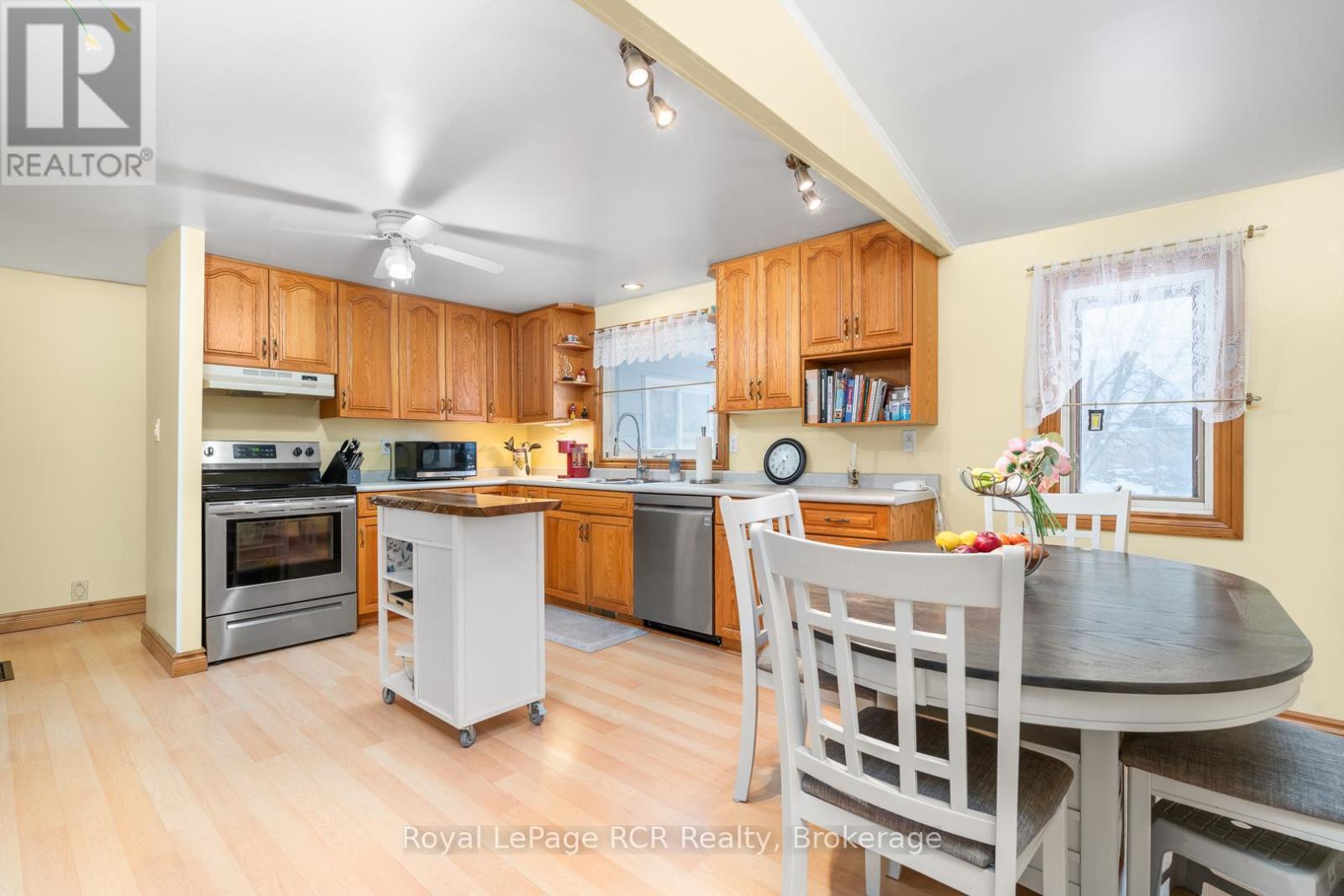 












313338 6 HIGHWAY

,
West Grey,




Ontario
N0G1R0

