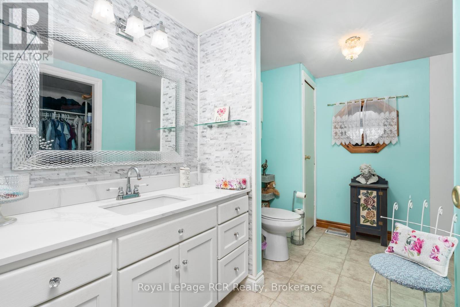 












313338 6 HIGHWAY

,
West Grey,




Ontario
N0G1R0

