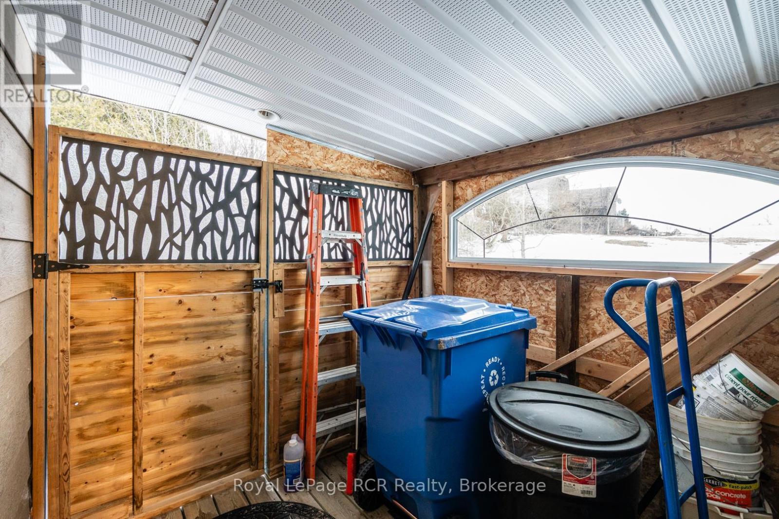 












313338 6 HIGHWAY

,
West Grey,




Ontario
N0G1R0

