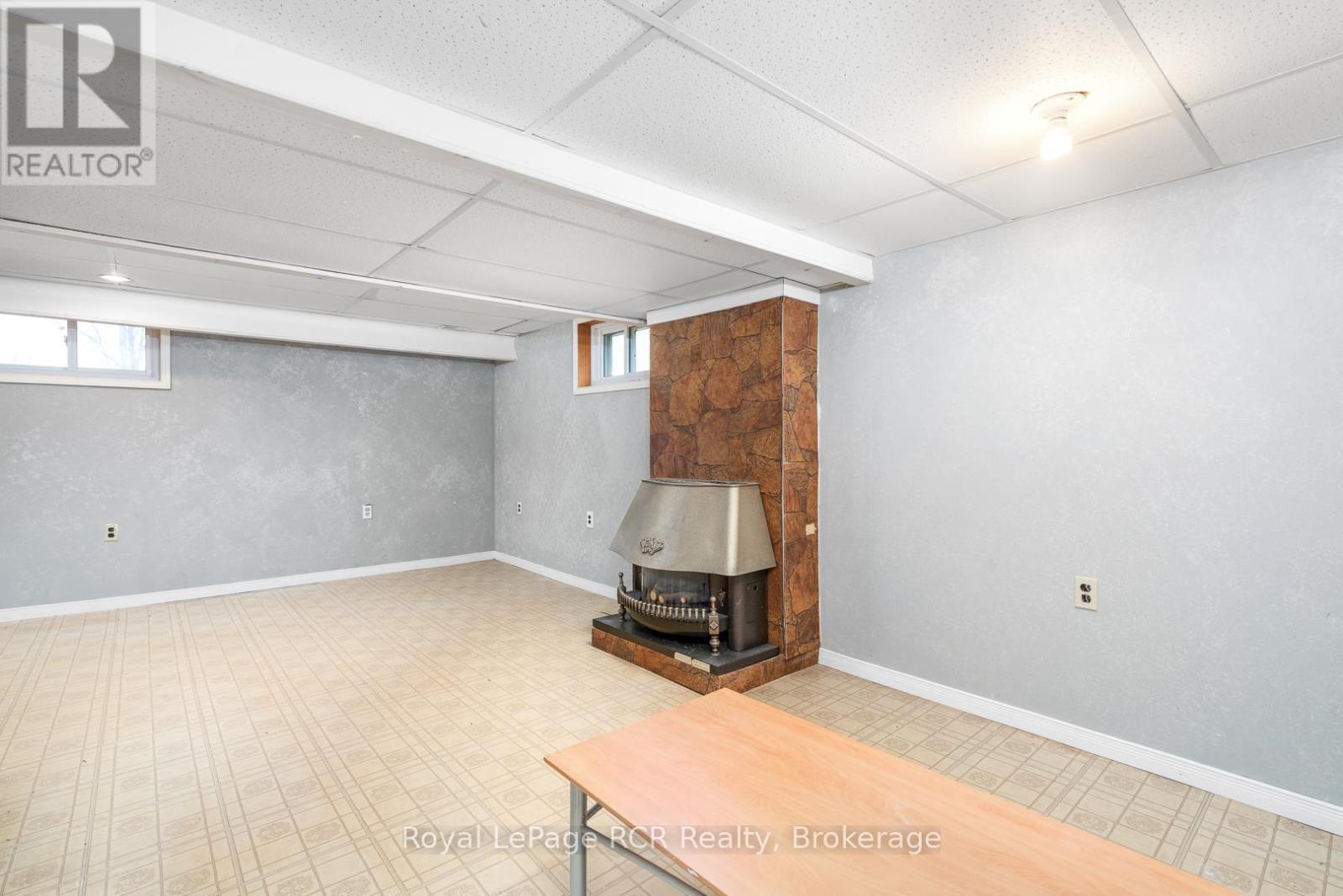 












313338 6 HIGHWAY

,
West Grey,




Ontario
N0G1R0

