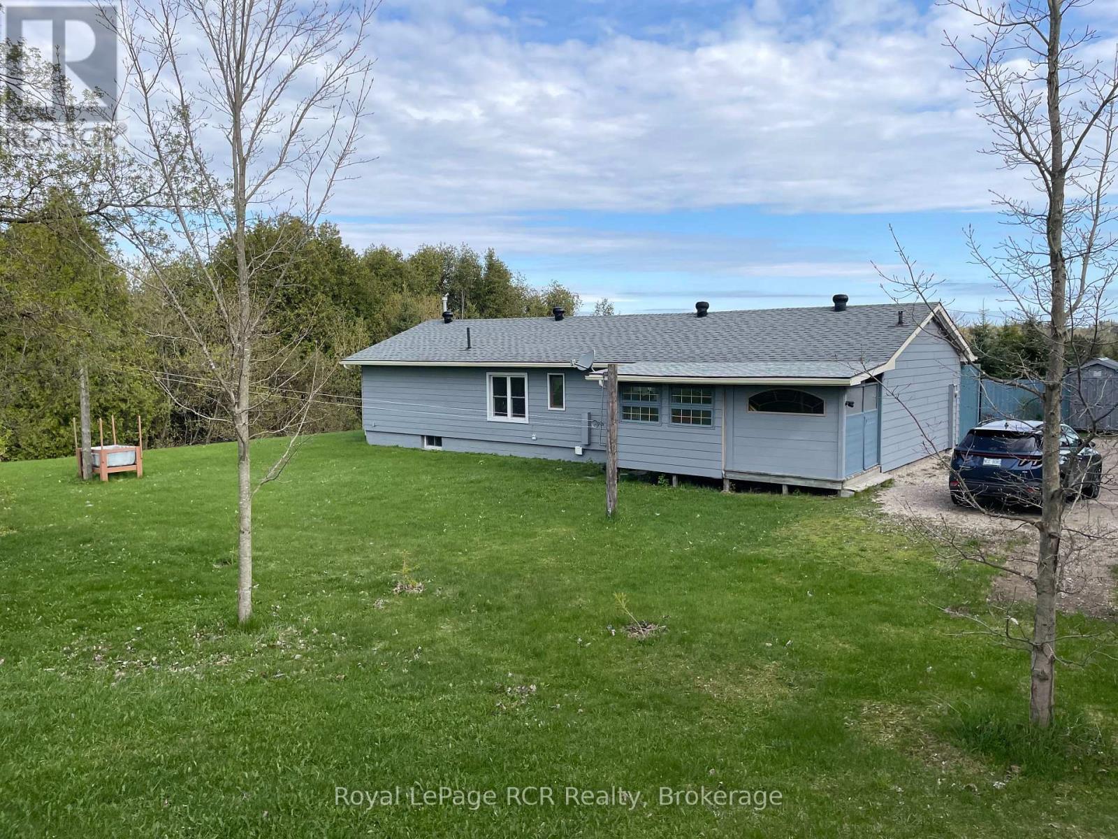 












313338 6 HIGHWAY

,
West Grey,




Ontario
N0G1R0

