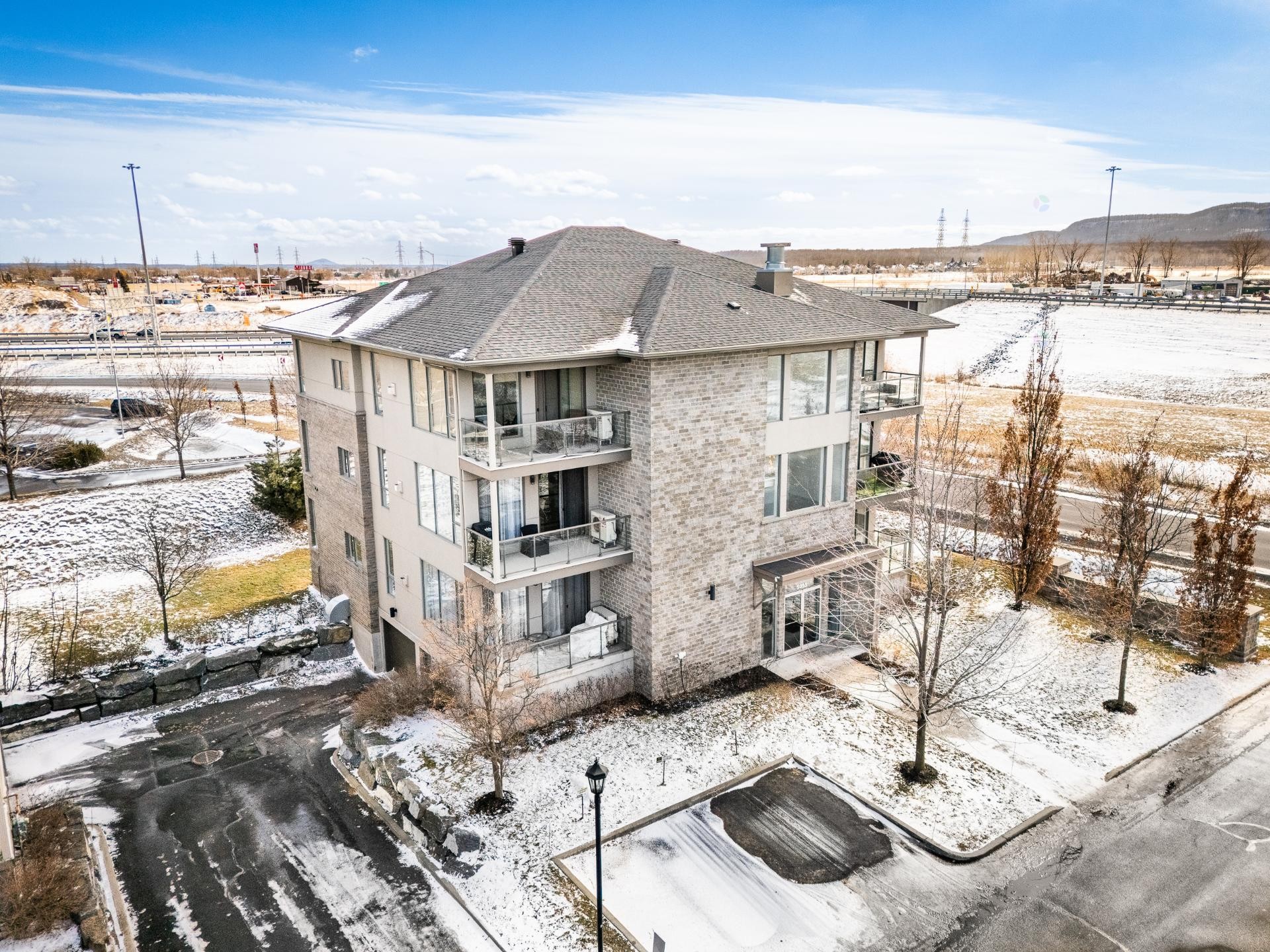 









5055


Ch. du Crépuscule

, 202,
Saint-Mathieu-de-Beloeil,




QC
J3G0N3

