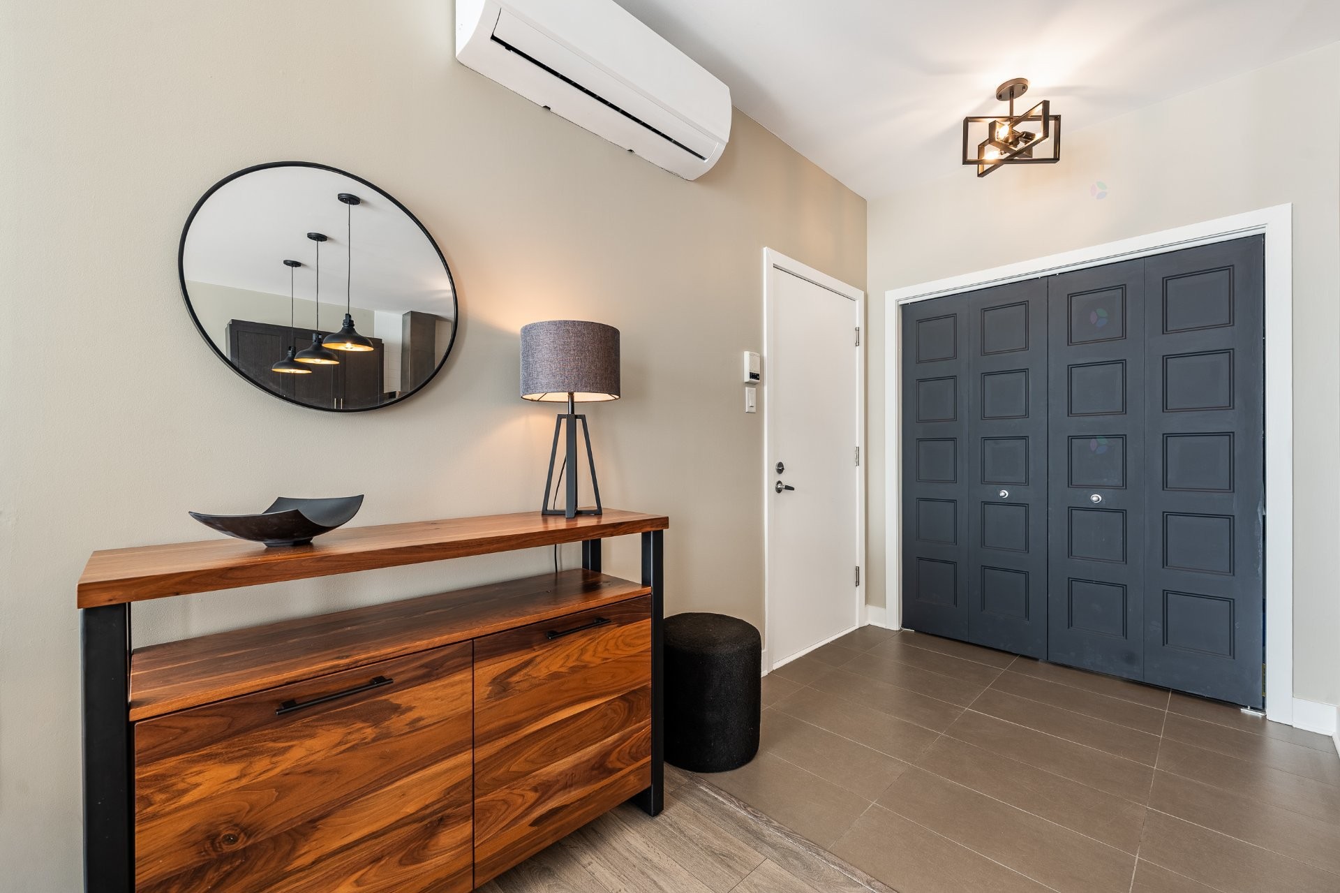 









5055


Ch. du Crépuscule

, 202,
Saint-Mathieu-de-Beloeil,




QC
J3G0N3

