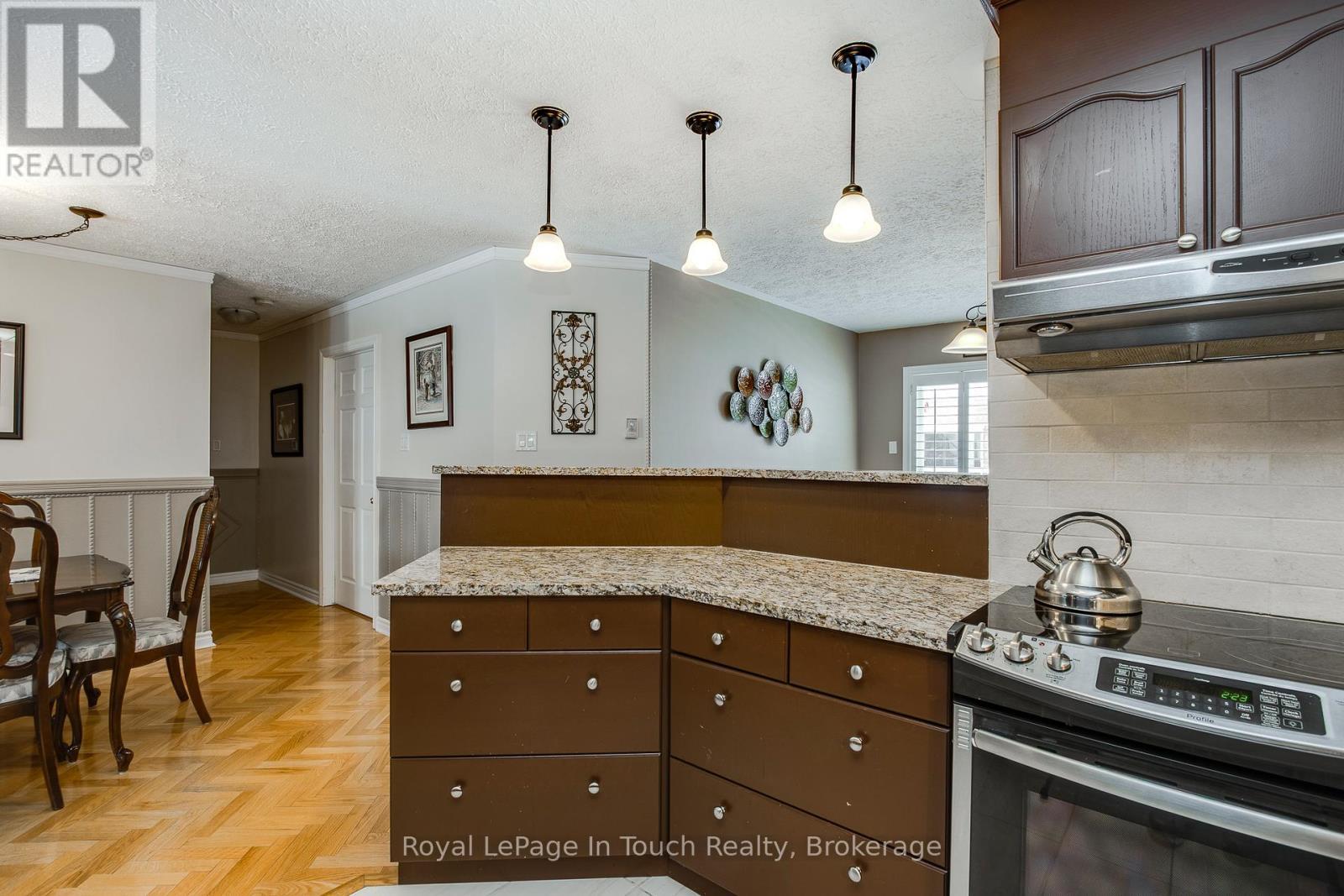












2 - 90 BURKE STREET

,
Penetanguishene,




Ontario
L9M2H2

