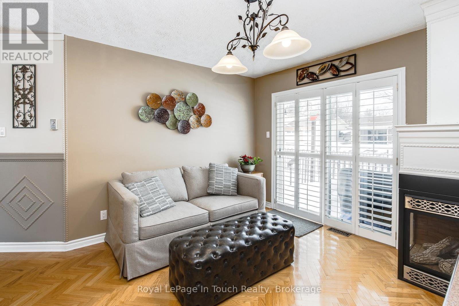 












2 - 90 BURKE STREET

,
Penetanguishene,




Ontario
L9M2H2

