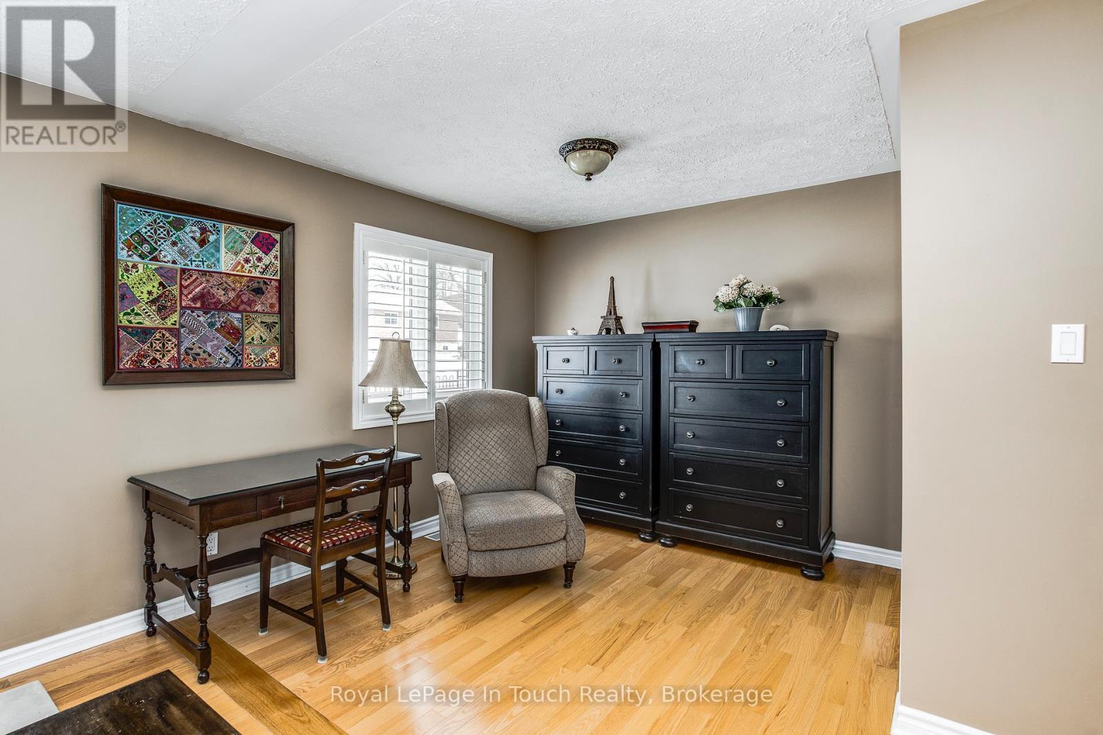 












2 - 90 BURKE STREET

,
Penetanguishene,




Ontario
L9M2H2

