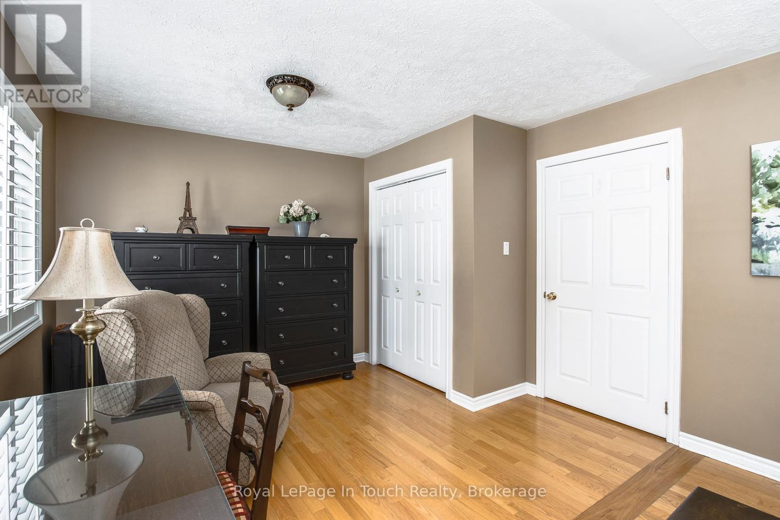 












2 - 90 BURKE STREET

,
Penetanguishene,




Ontario
L9M2H2

