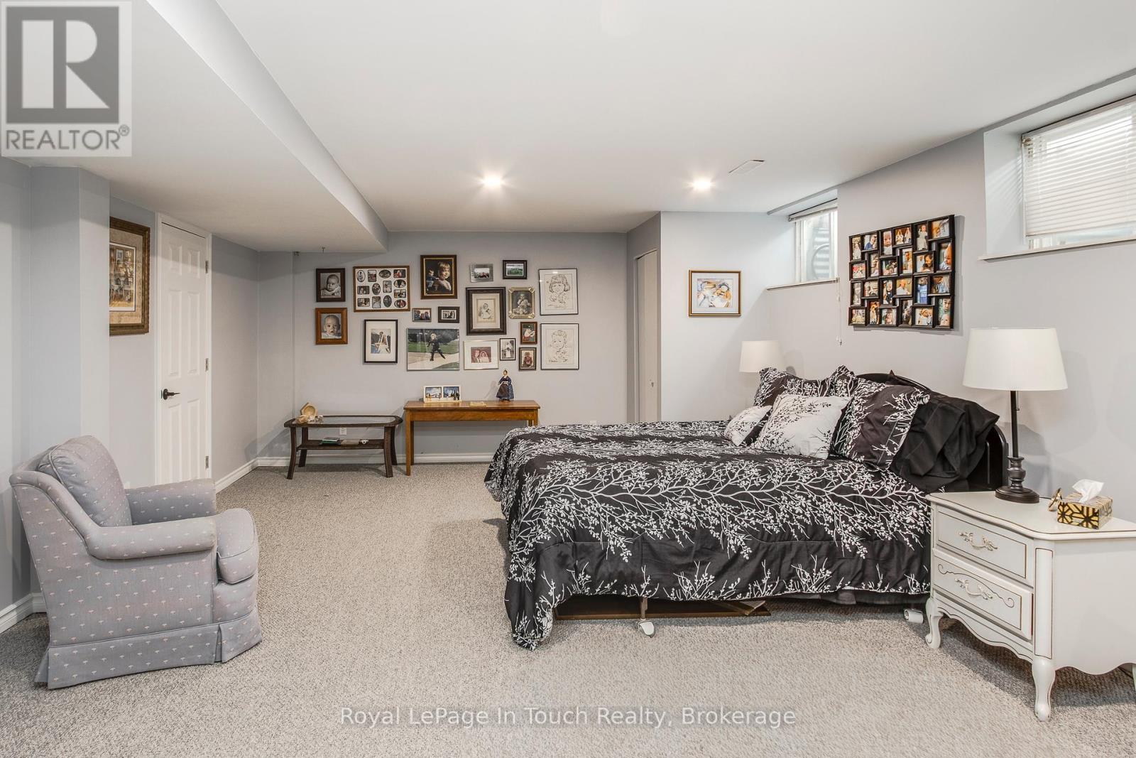 












2 - 90 BURKE STREET

,
Penetanguishene,




Ontario
L9M2H2

