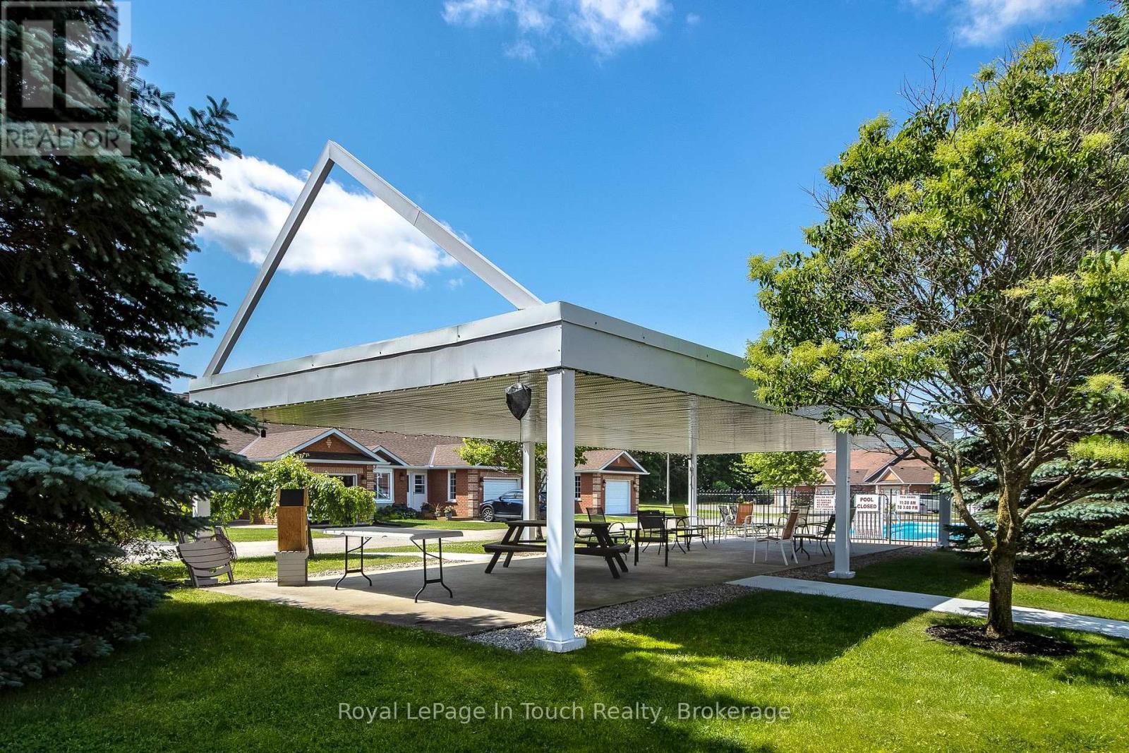 












2 - 90 BURKE STREET

,
Penetanguishene,




Ontario
L9M2H2

