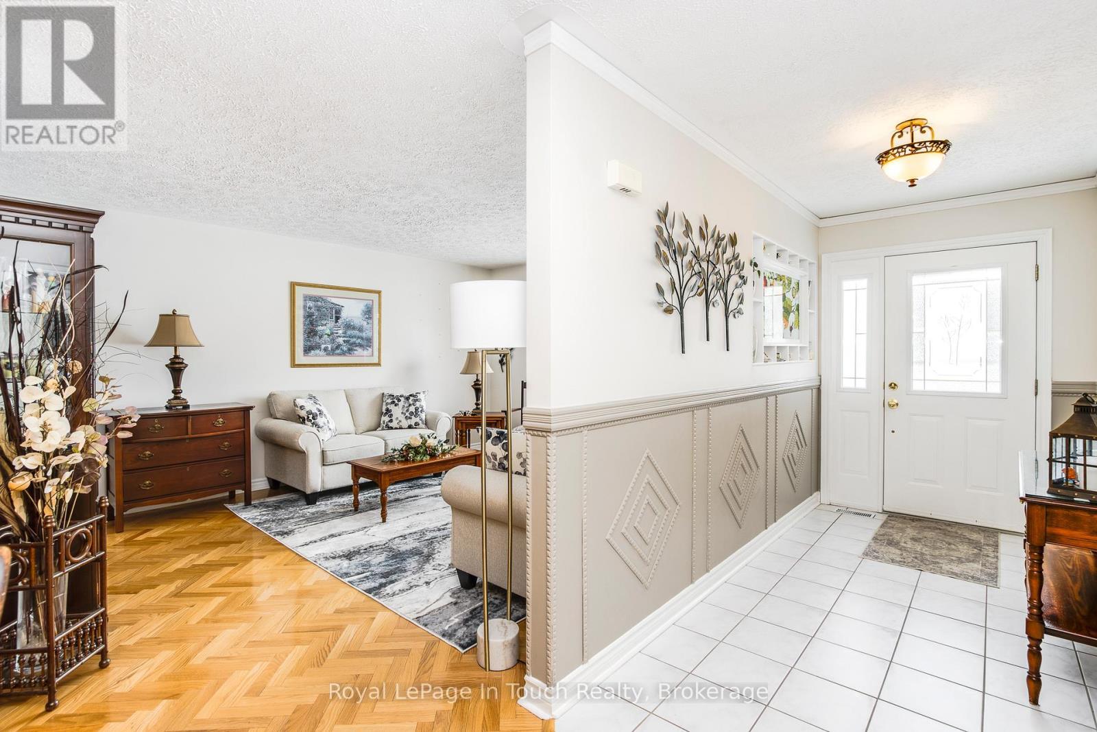 












2 - 90 BURKE STREET

,
Penetanguishene,




Ontario
L9M2H2

