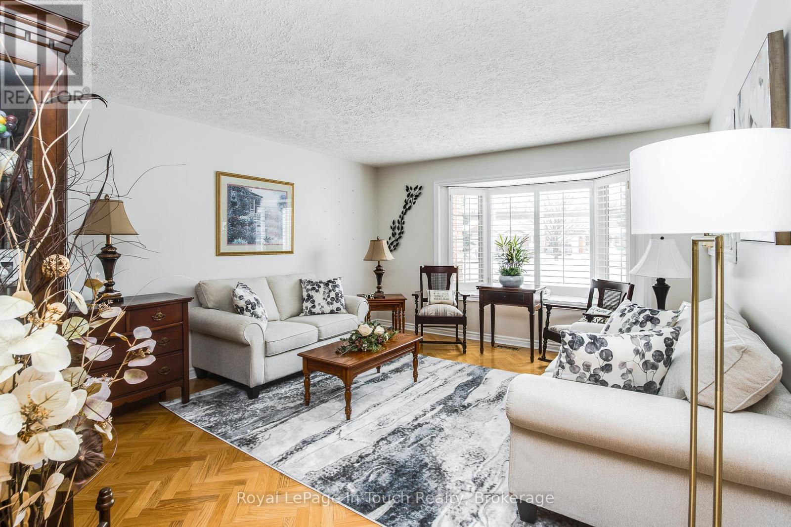












2 - 90 BURKE STREET

,
Penetanguishene,




Ontario
L9M2H2

