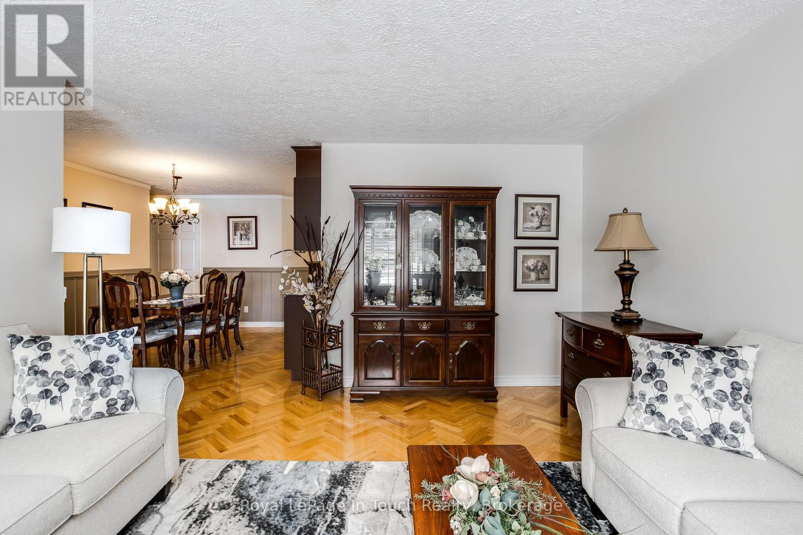 












2 - 90 BURKE STREET

,
Penetanguishene,




Ontario
L9M2H2

