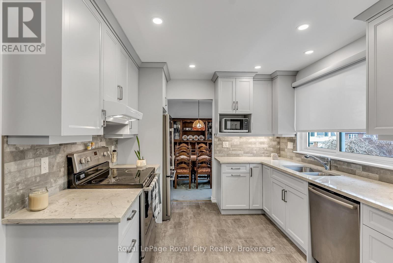 












113 FIFE ROAD

,
Guelph (Willow West/Sugarbush/West Acres),




Ontario
N1H6X9


