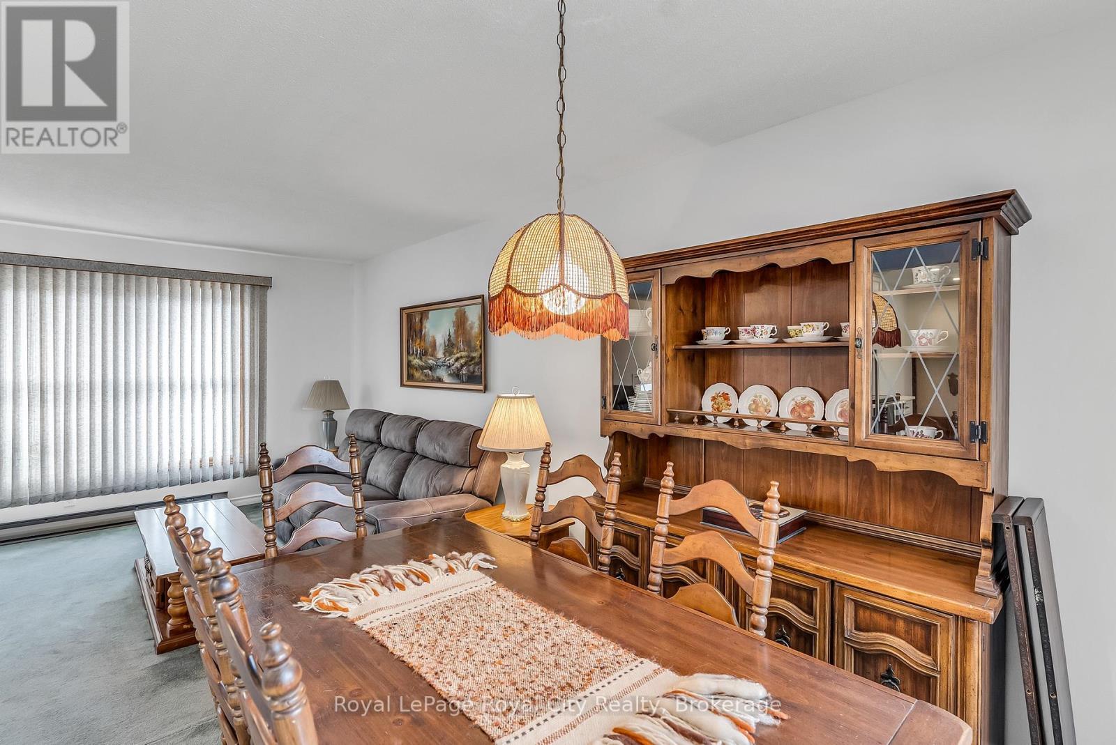 












113 FIFE ROAD

,
Guelph (Willow West/Sugarbush/West Acres),




Ontario
N1H6X9


