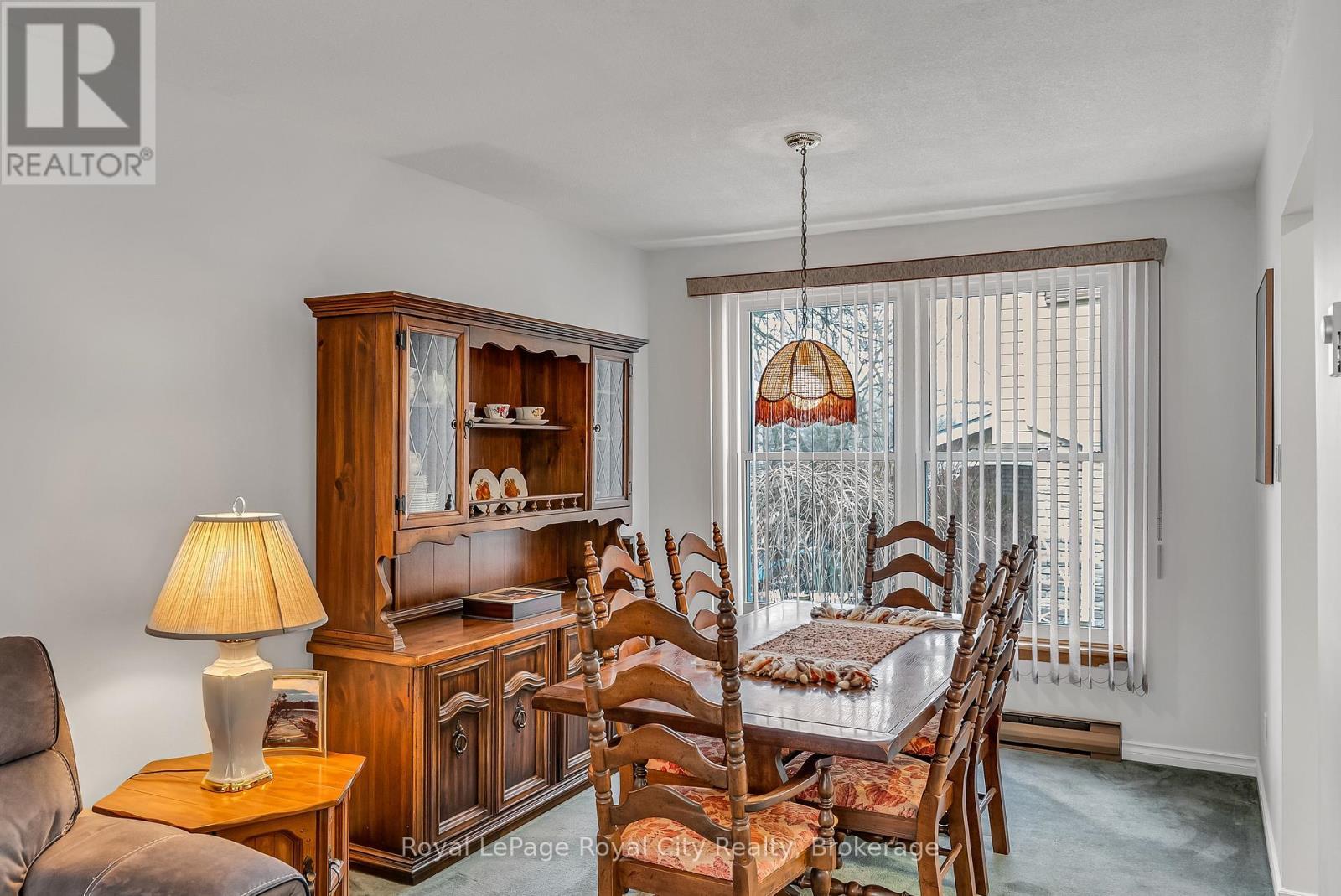 












113 FIFE ROAD

,
Guelph (Willow West/Sugarbush/West Acres),




Ontario
N1H6X9

