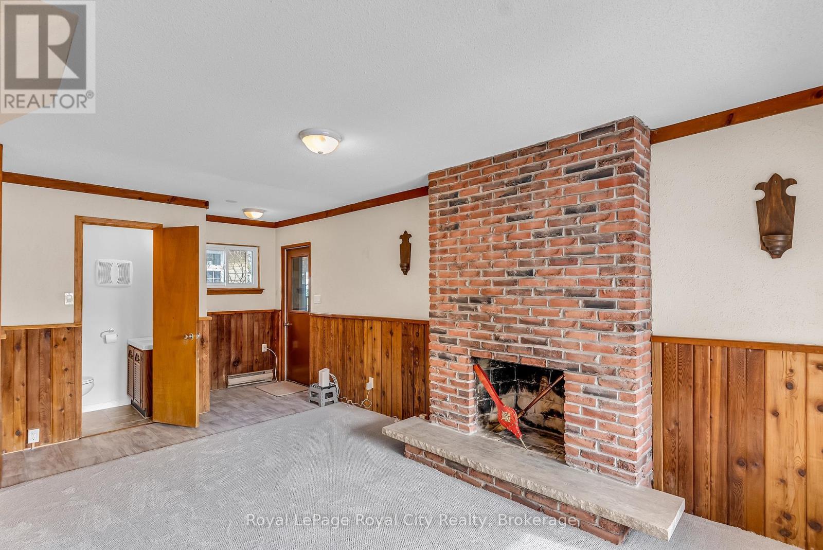 












113 FIFE ROAD

,
Guelph (Willow West/Sugarbush/West Acres),




Ontario
N1H6X9

