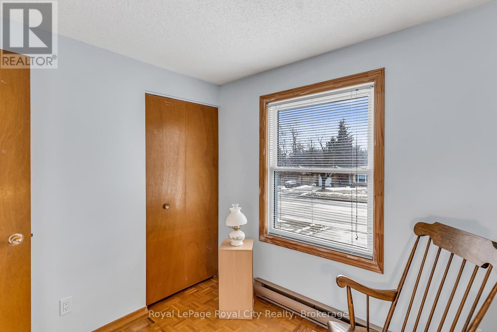 












113 FIFE ROAD

,
Guelph (Willow West/Sugarbush/West Acres),




Ontario
N1H6X9

