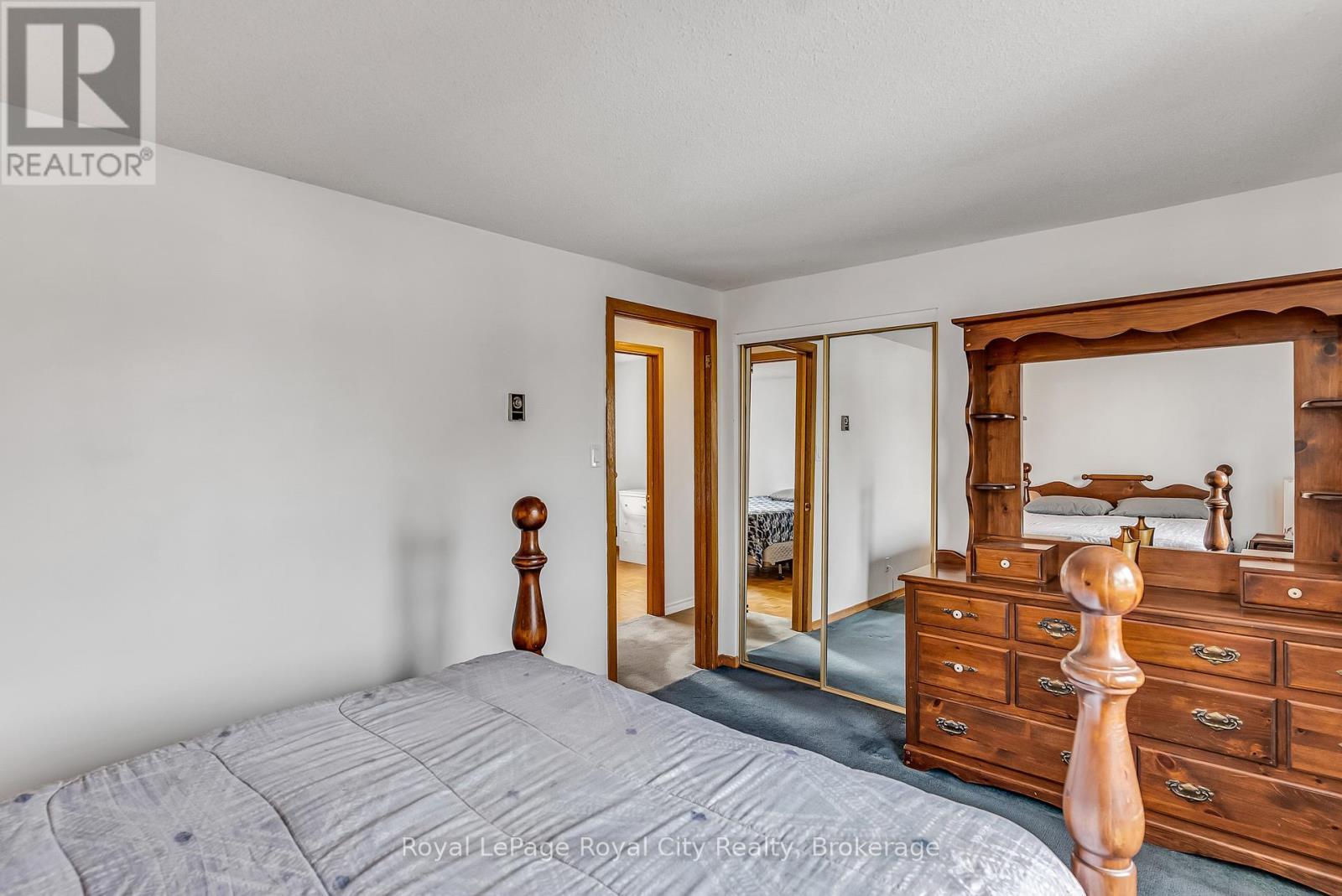 












113 FIFE ROAD

,
Guelph (Willow West/Sugarbush/West Acres),




Ontario
N1H6X9

