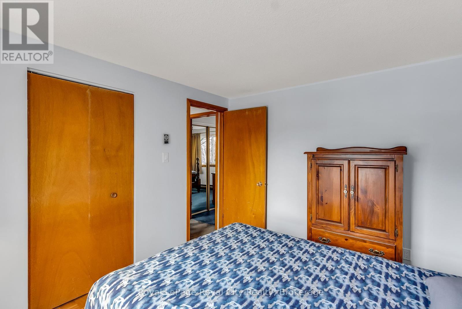 












113 FIFE ROAD

,
Guelph (Willow West/Sugarbush/West Acres),




Ontario
N1H6X9

