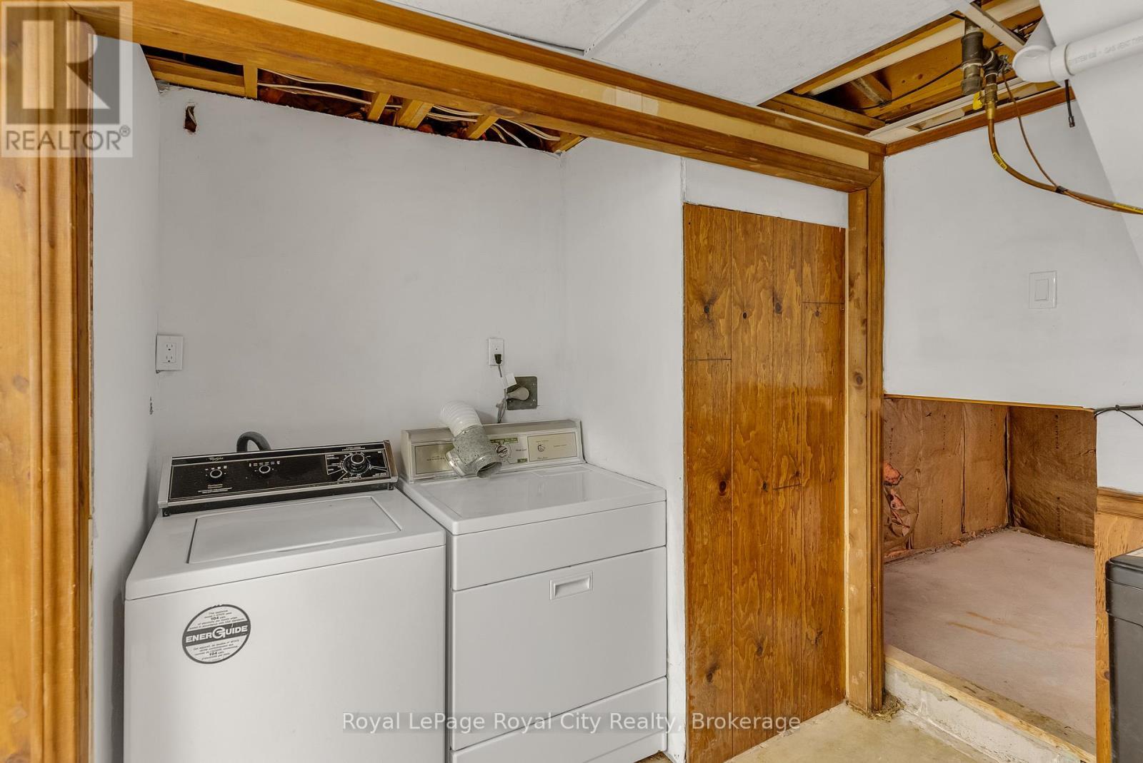 












113 FIFE ROAD

,
Guelph (Willow West/Sugarbush/West Acres),




Ontario
N1H6X9

