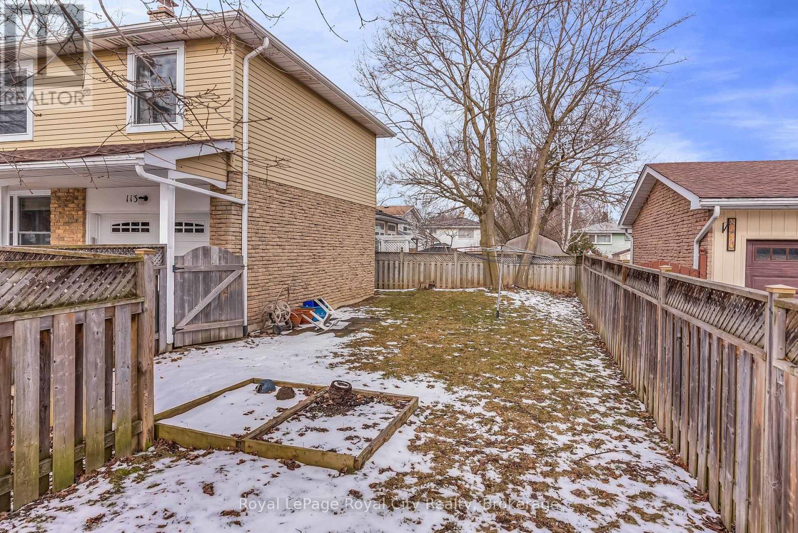 












113 FIFE ROAD

,
Guelph (Willow West/Sugarbush/West Acres),




Ontario
N1H6X9

