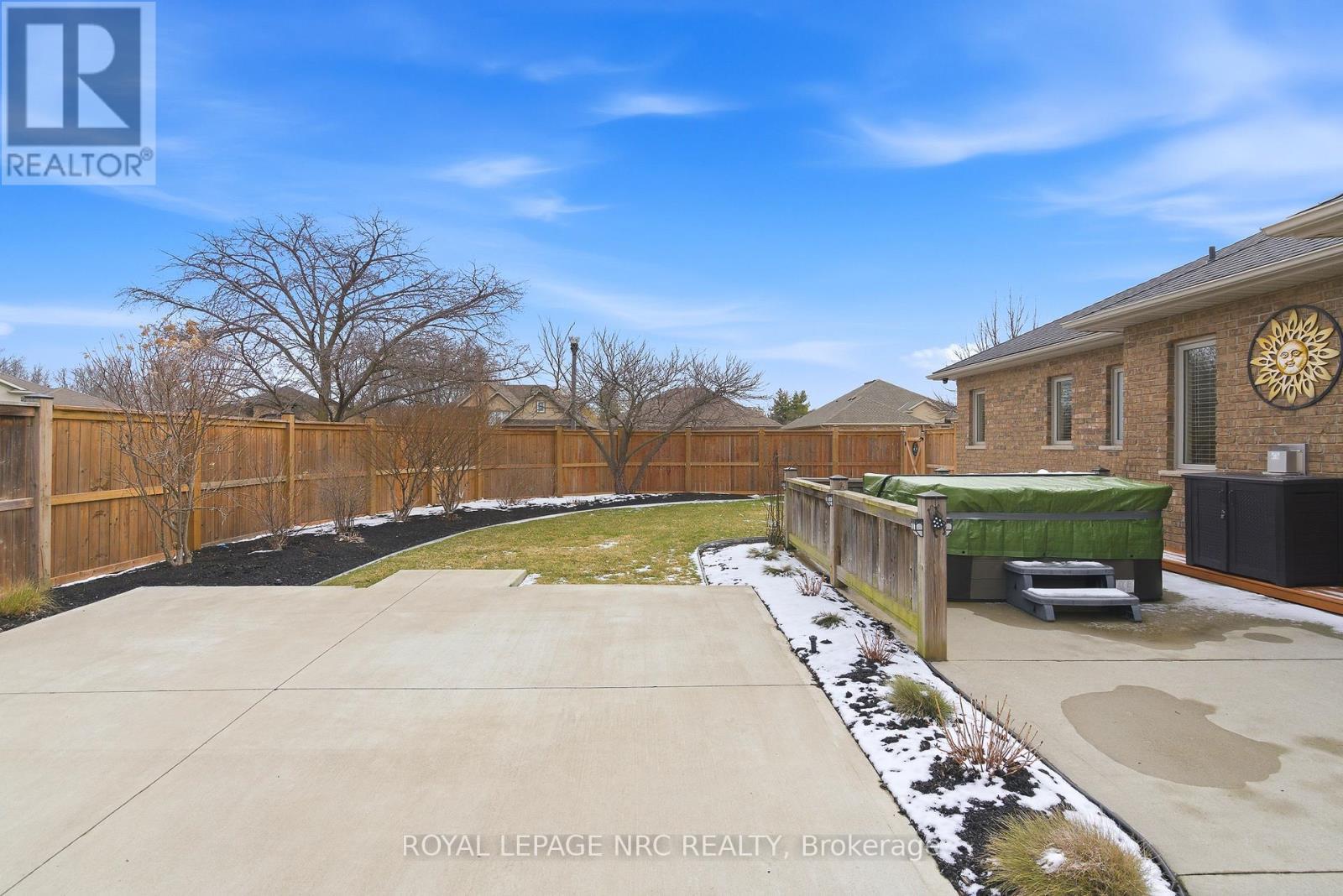 












165 COLBECK DRIVE

,
Welland (Coyle Creek),




Ontario
L3C7M1

