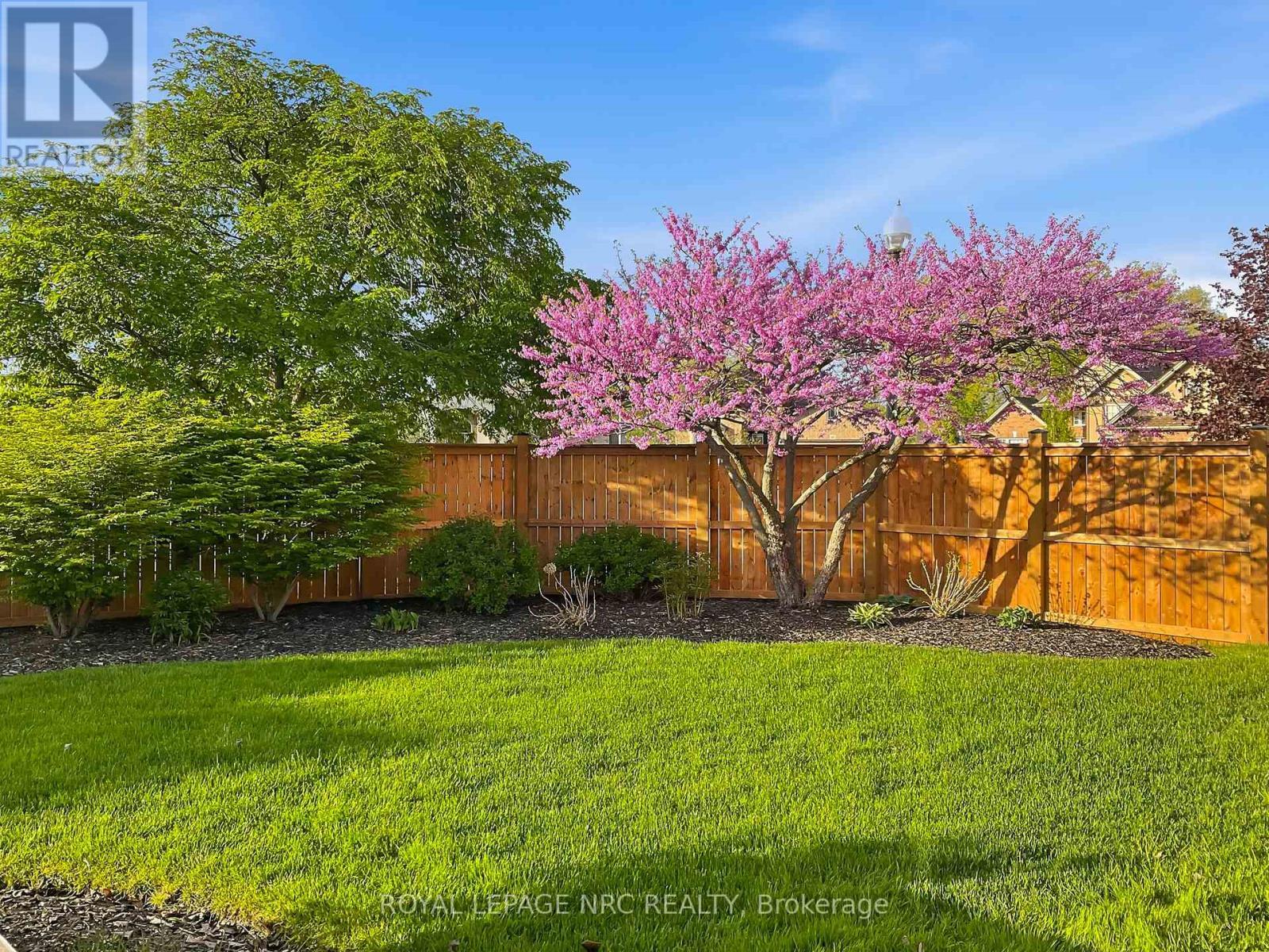 












165 COLBECK DRIVE

,
Welland (Coyle Creek),




Ontario
L3C7M1

