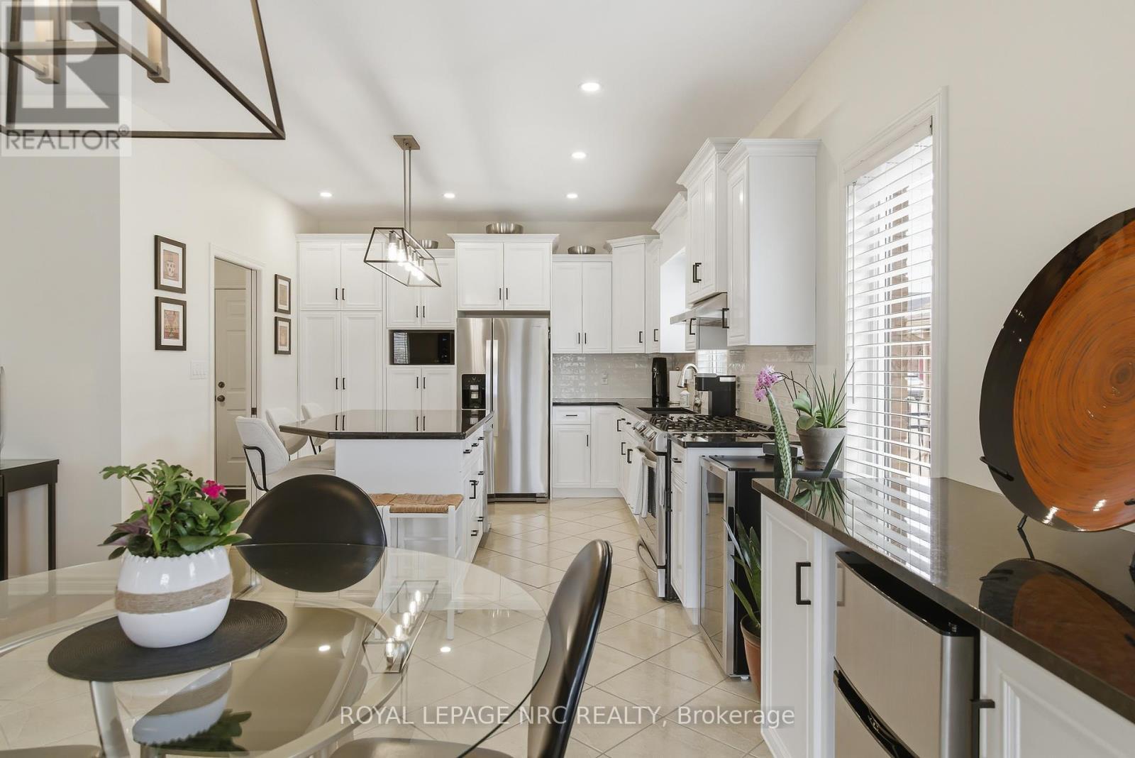 












165 COLBECK DRIVE

,
Welland (Coyle Creek),




Ontario
L3C7M1

