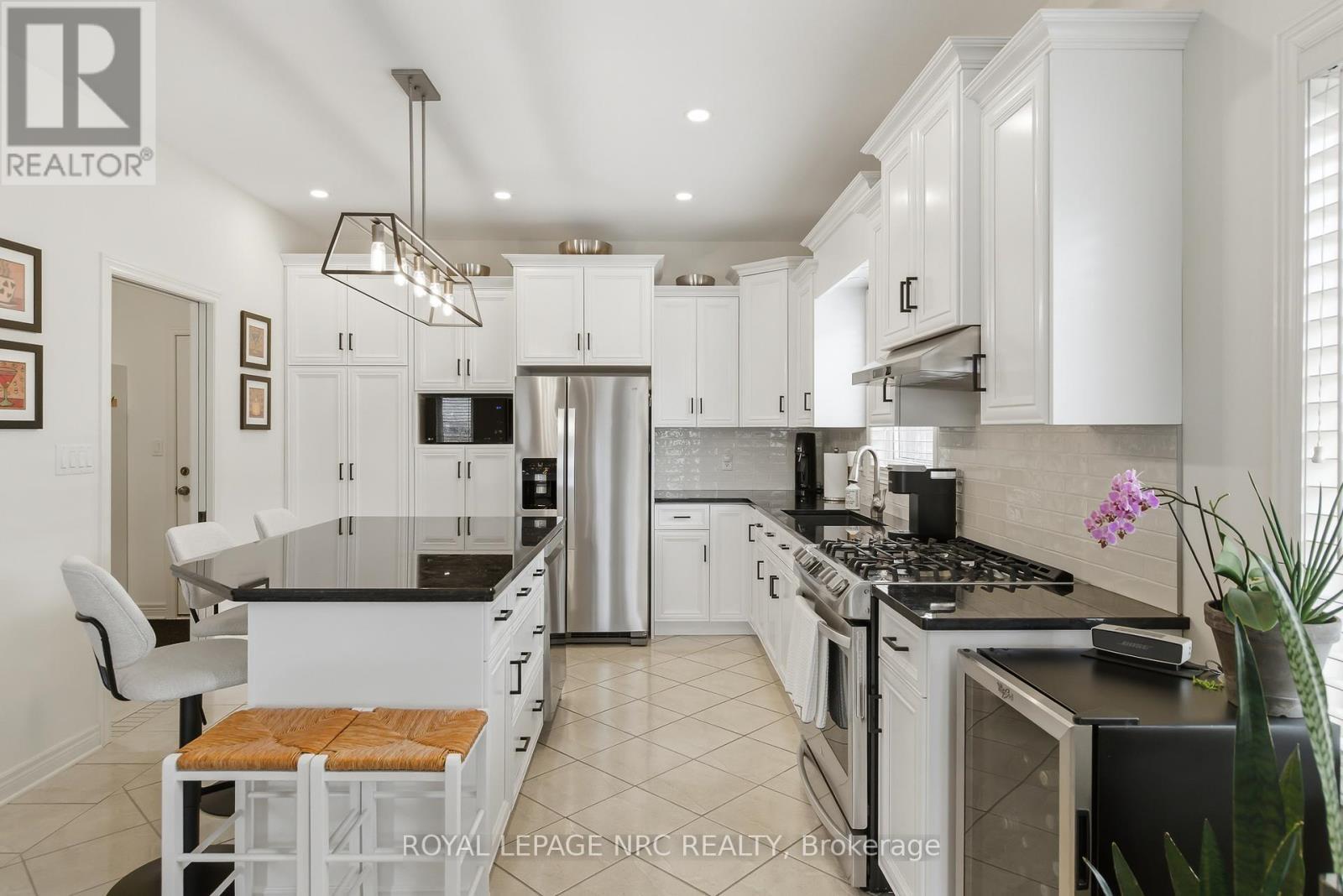 












165 COLBECK DRIVE

,
Welland (Coyle Creek),




Ontario
L3C7M1

