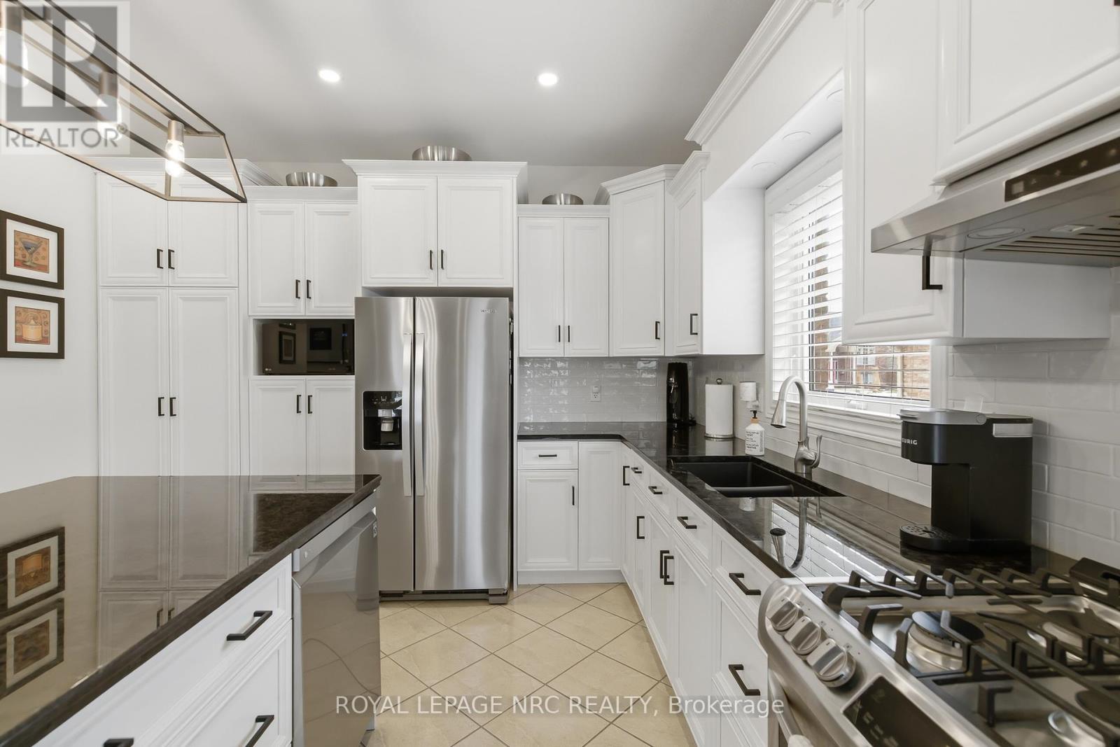 












165 COLBECK DRIVE

,
Welland (Coyle Creek),




Ontario
L3C7M1

