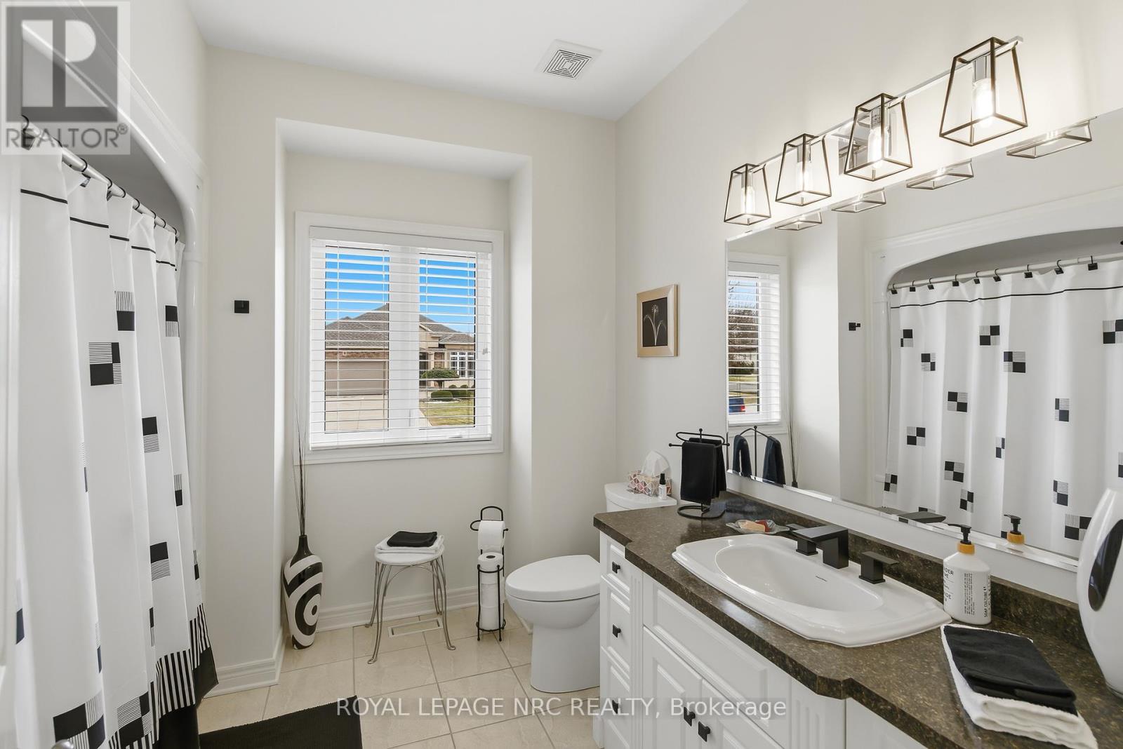 












165 COLBECK DRIVE

,
Welland (Coyle Creek),




Ontario
L3C7M1

