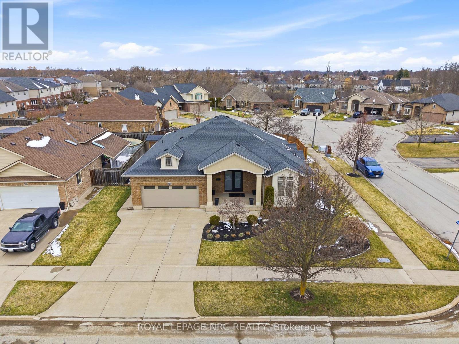 












165 COLBECK DRIVE

,
Welland (Coyle Creek),




Ontario
L3C7M1

