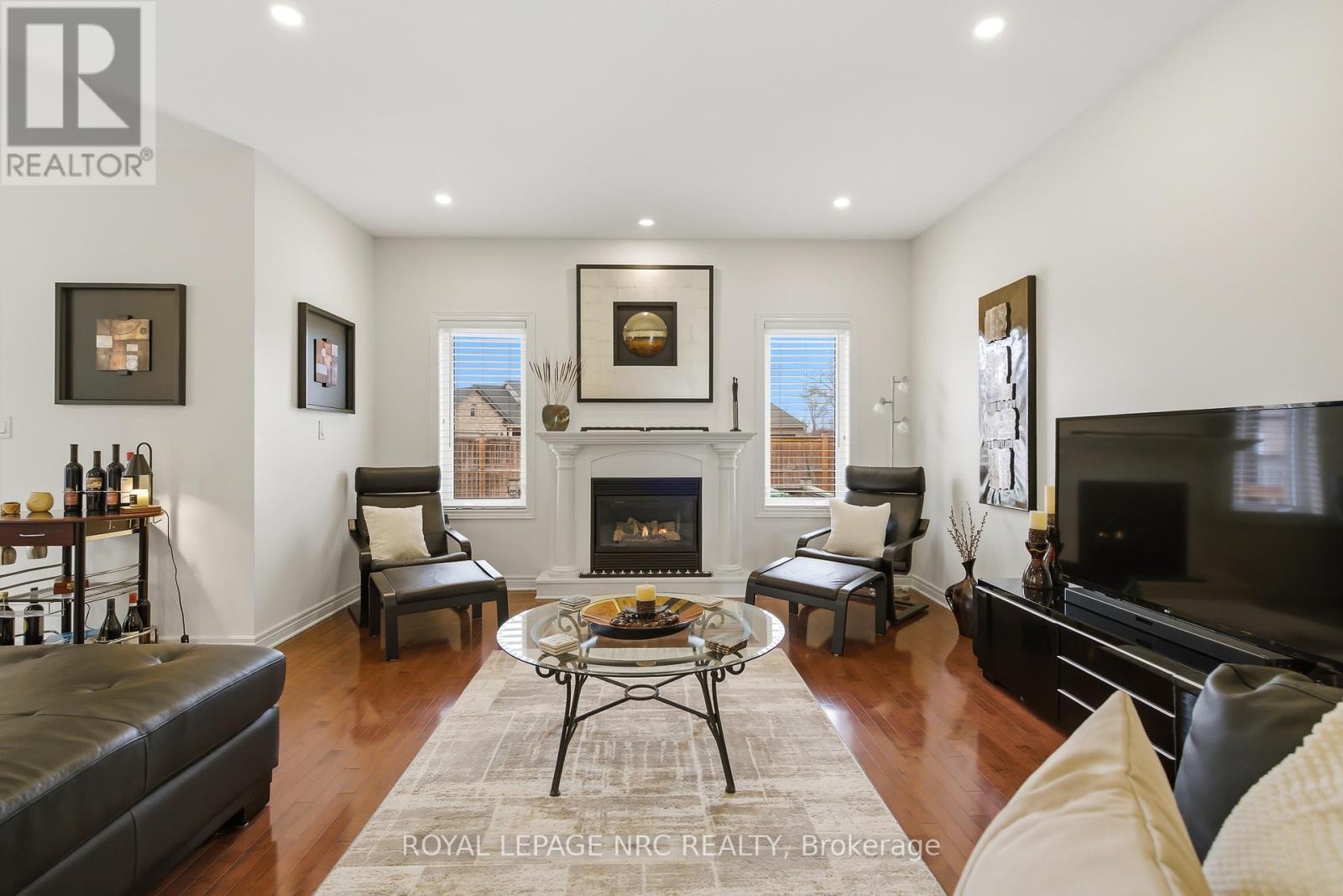 












165 COLBECK DRIVE

,
Welland (Coyle Creek),




Ontario
L3C7M1

