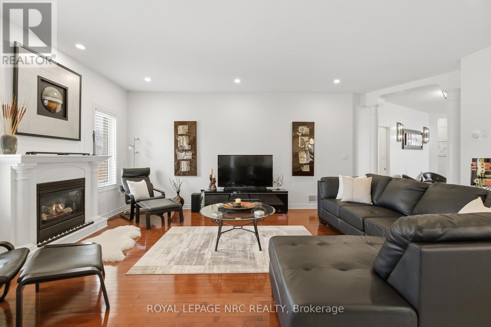 












165 COLBECK DRIVE

,
Welland (Coyle Creek),




Ontario
L3C7M1

