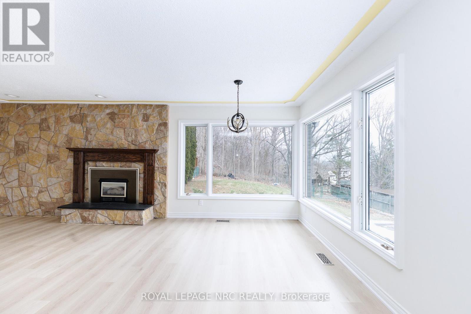 












61 TREMONT DRIVE

,
St. Catharines (Glendale/Glenridge),




Ontario
L2T3Y9


