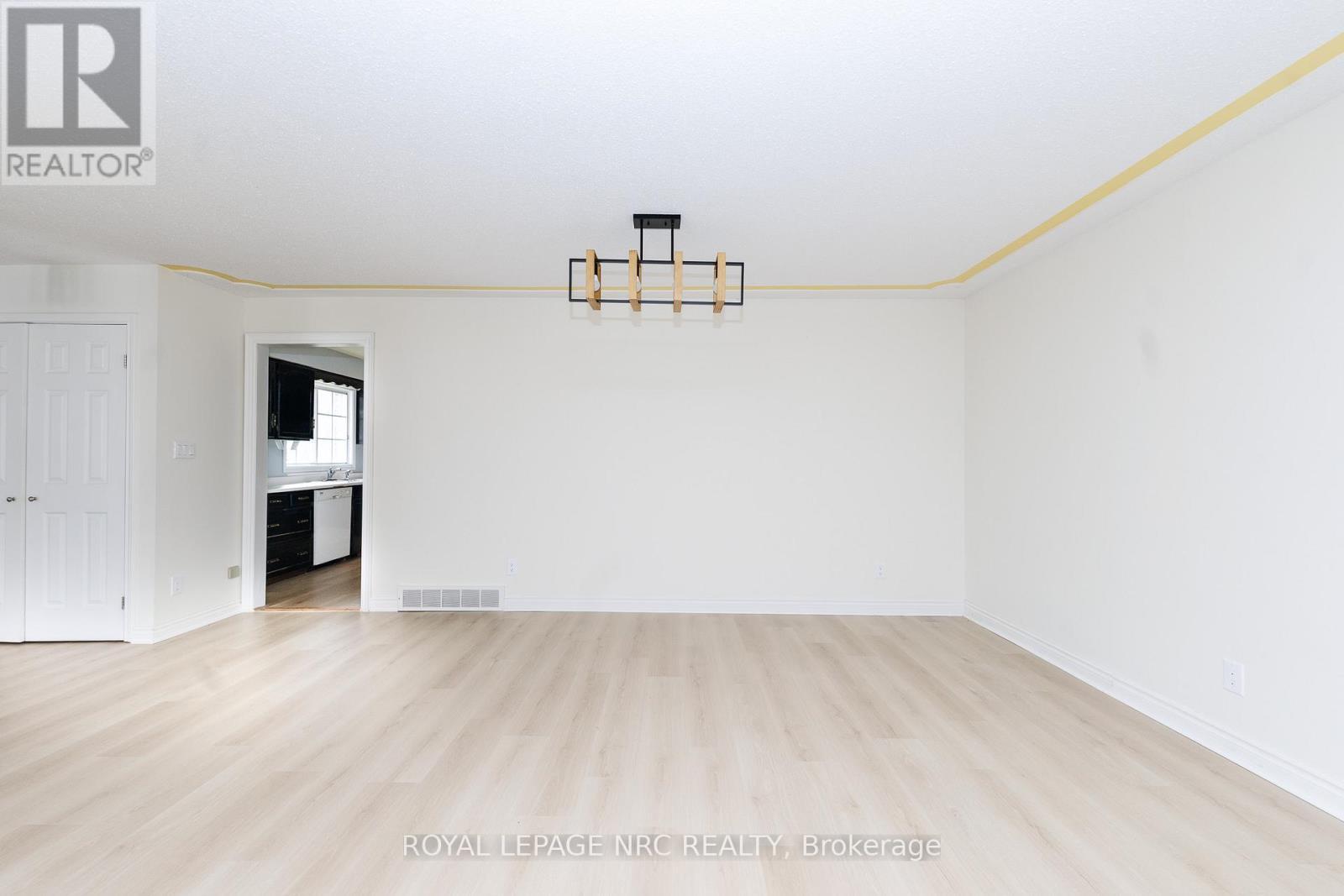 












61 TREMONT DRIVE

,
St. Catharines (Glendale/Glenridge),




Ontario
L2T3Y9

